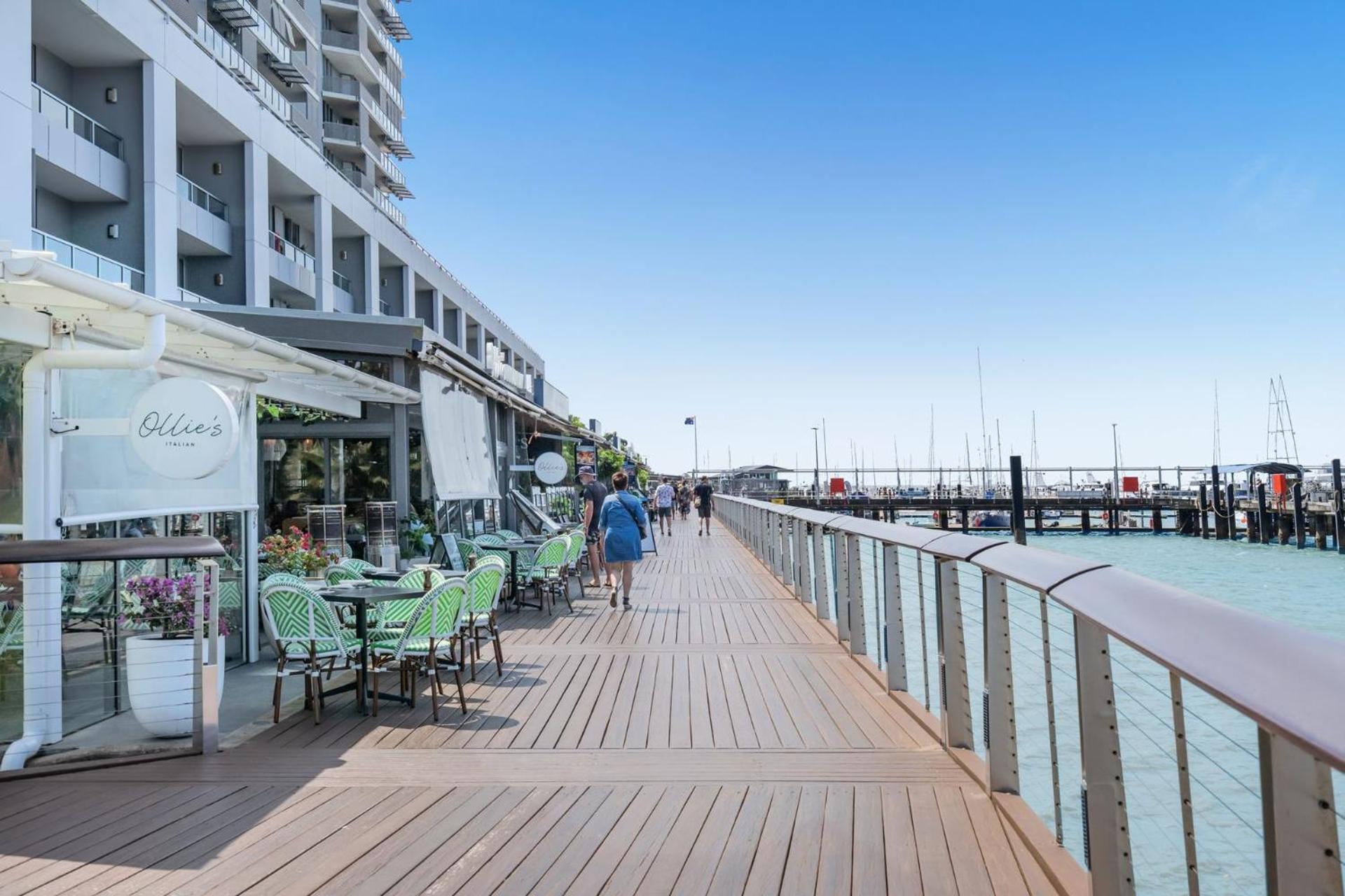 Belle Escapes Harbour Lights Waterfront Apartment 501-502