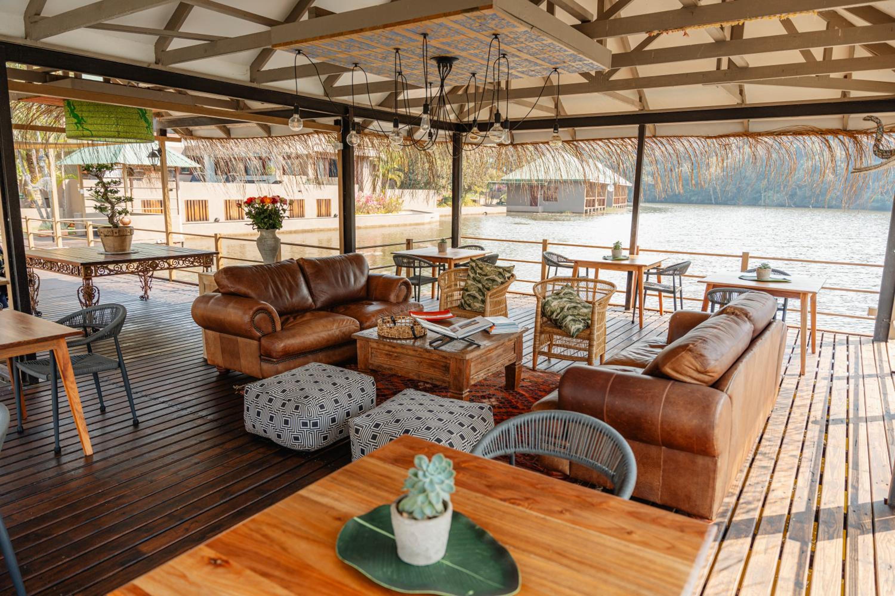 Bambuu Lakeside Lodge