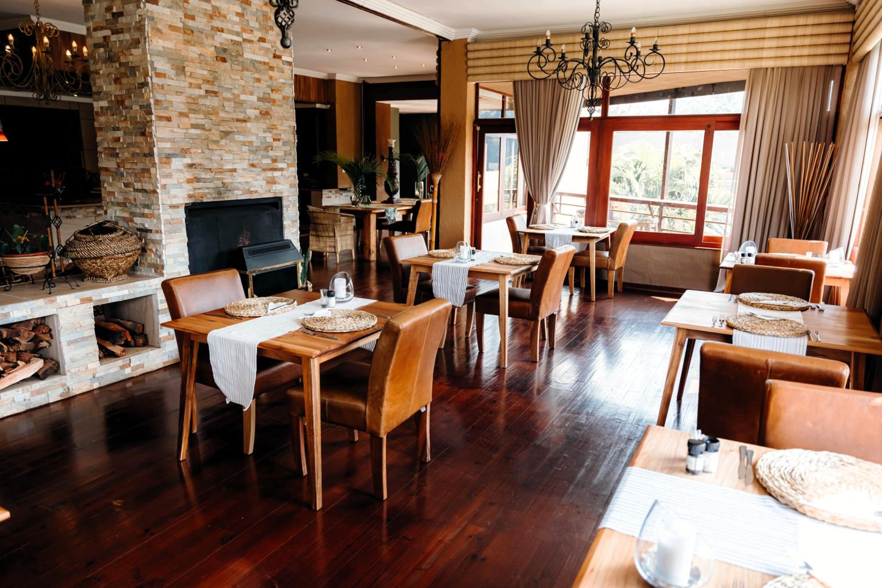 Bambuu Lakeside Lodge