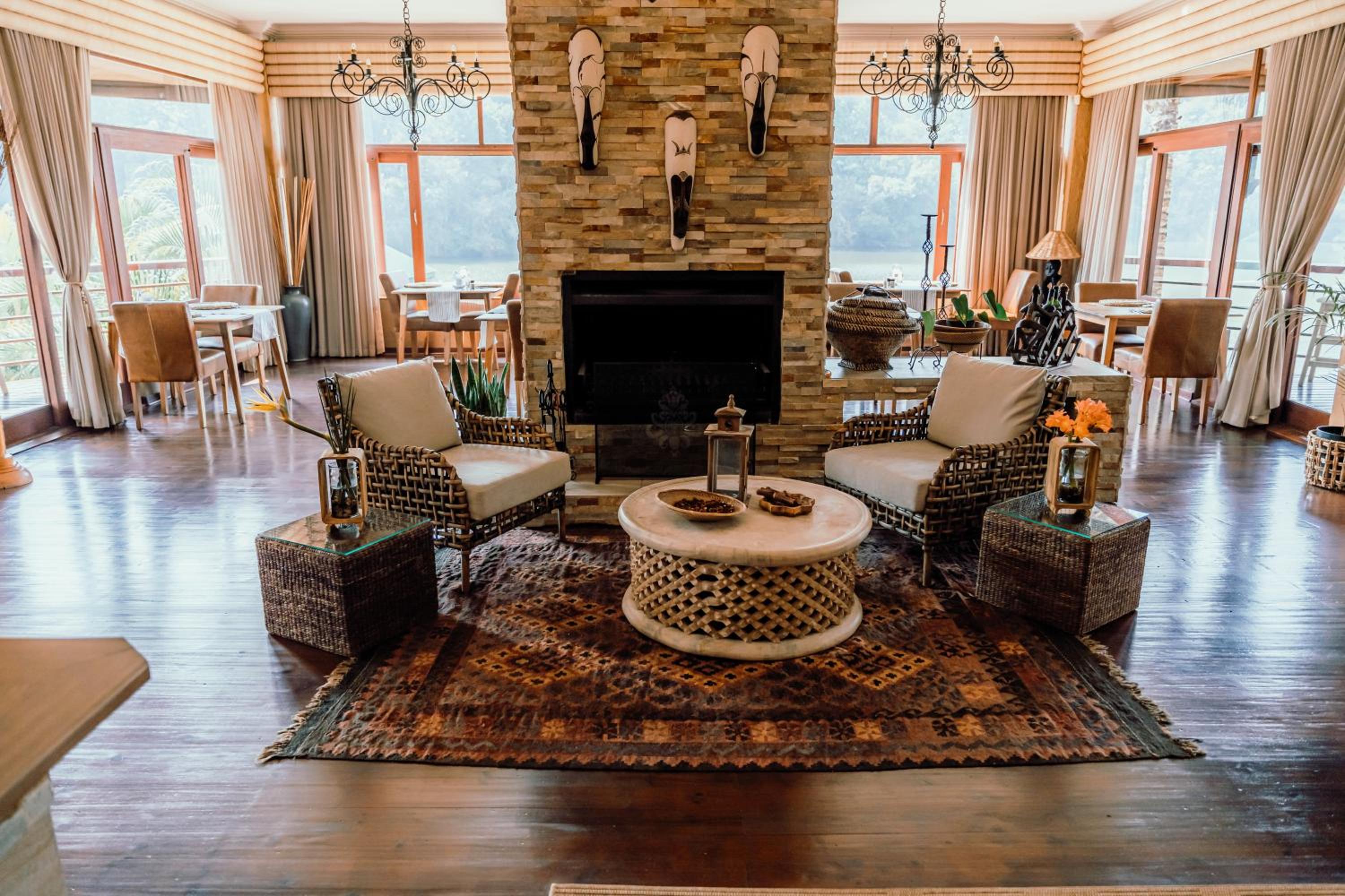 Bambuu Lakeside Lodge