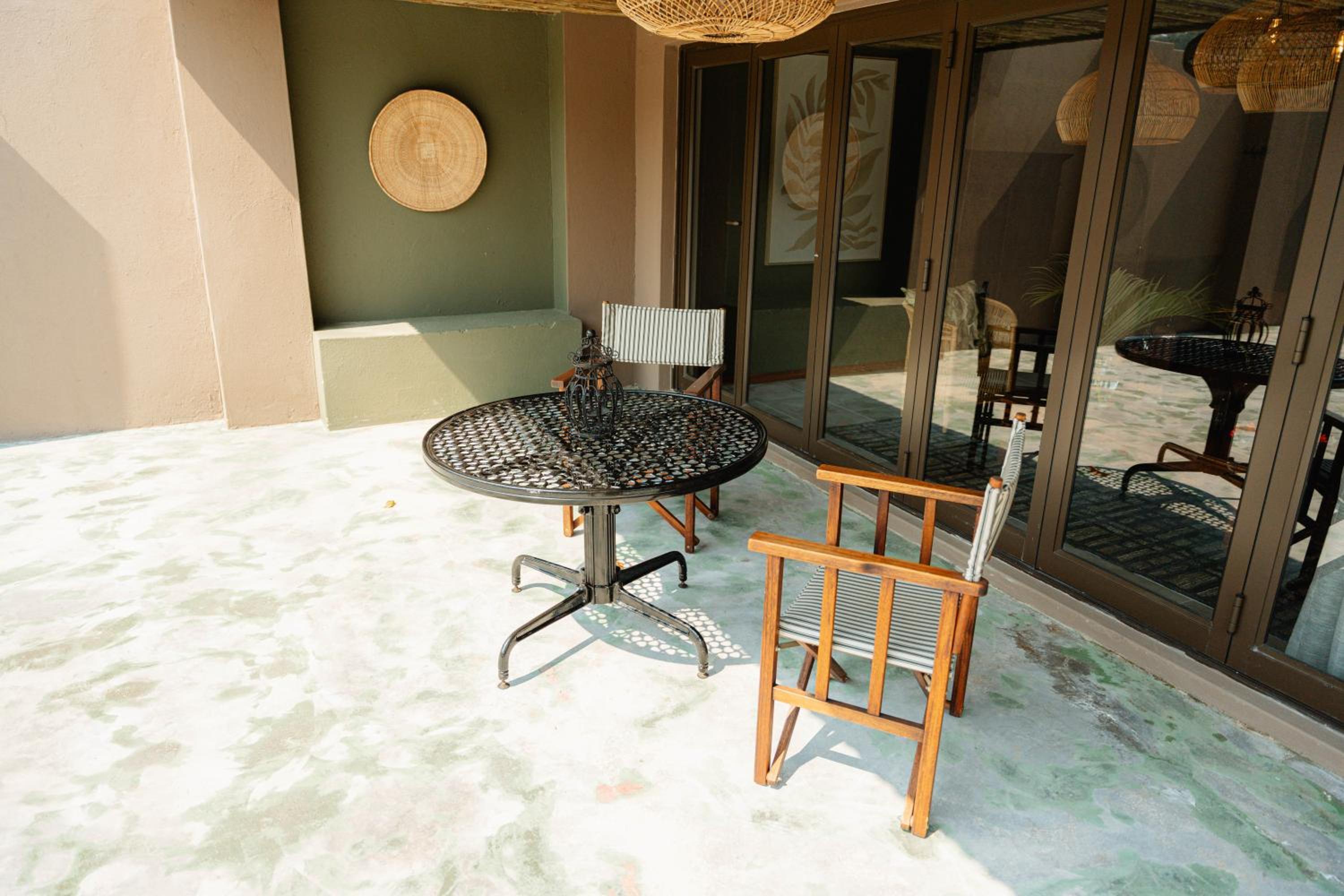 Bambuu Lakeside Lodge