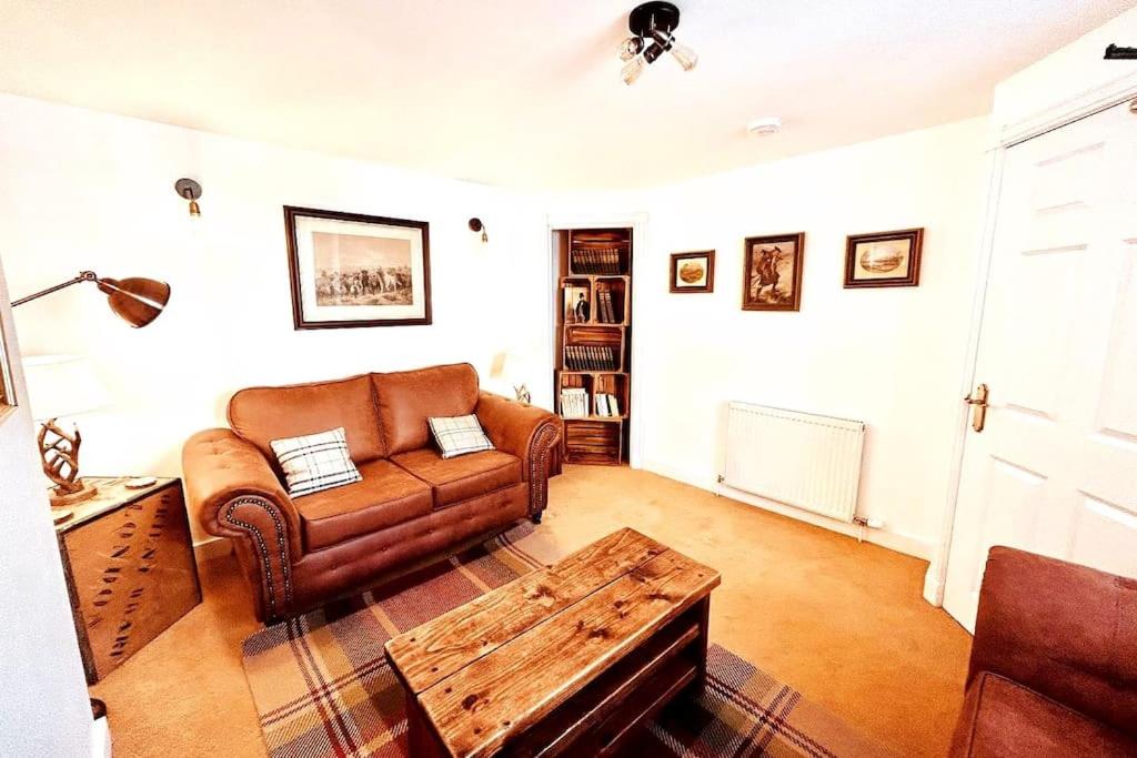 Jacobite's Retreat, 17th century cottage in the heart of Inverness view 2