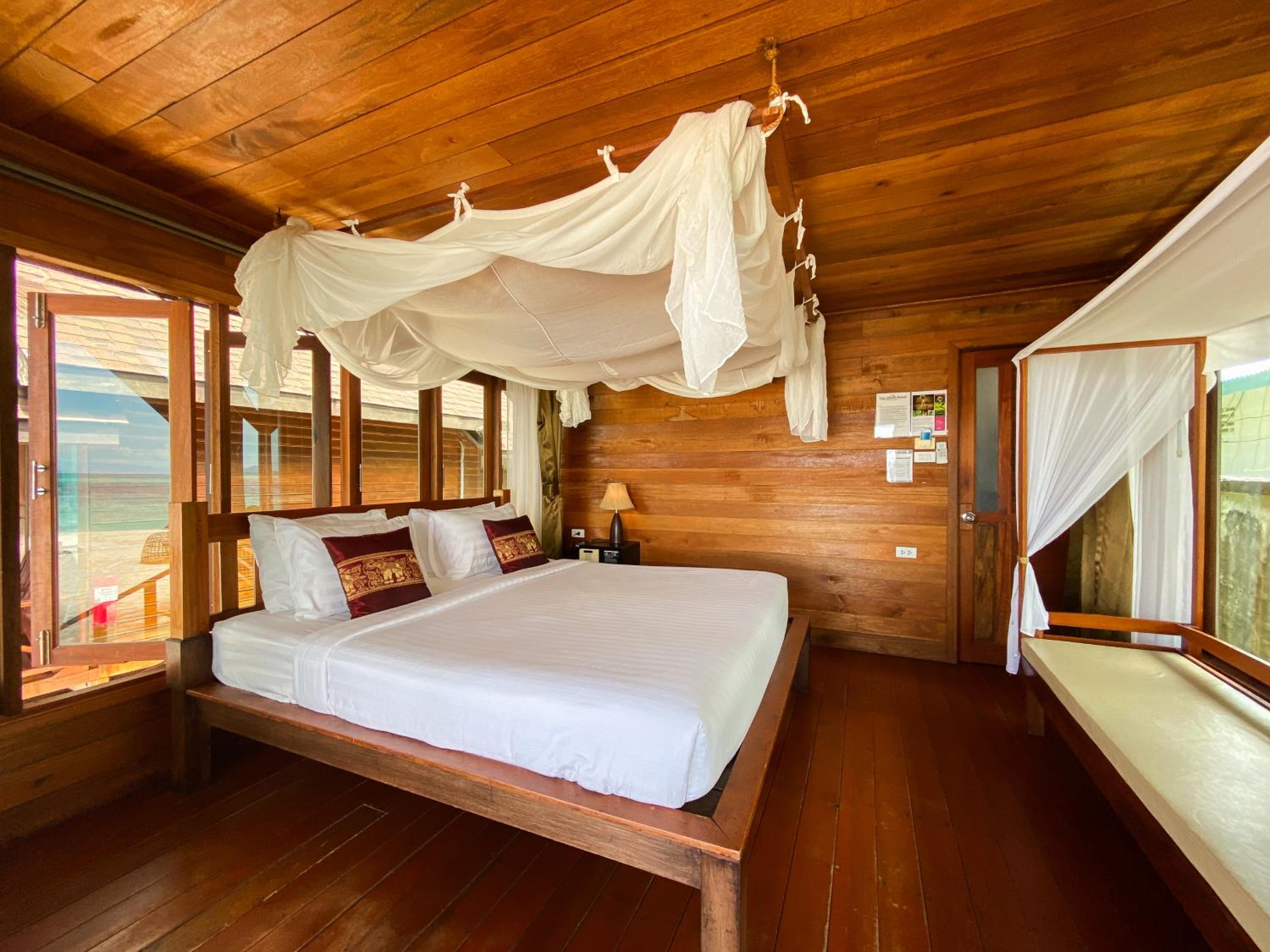 Lipe Beach Resort