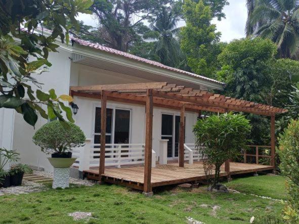 Melbas Whaleshark and Beach Resort view 4