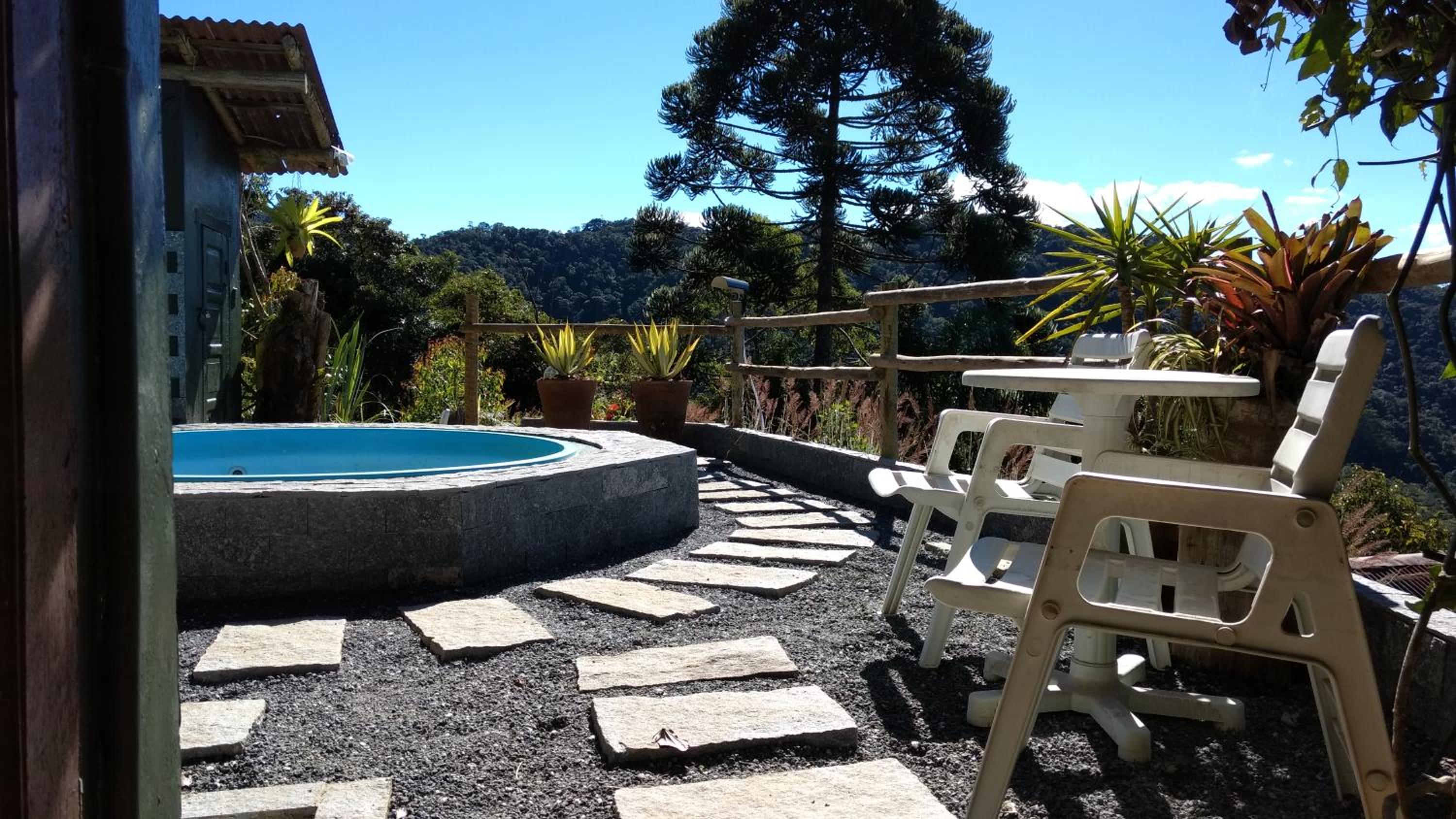 Chalé Pakere Montebello Lumiar - lareira, wi-fi, sauna, piscina - vista incrível - locação do chalé sem prestação de serviços