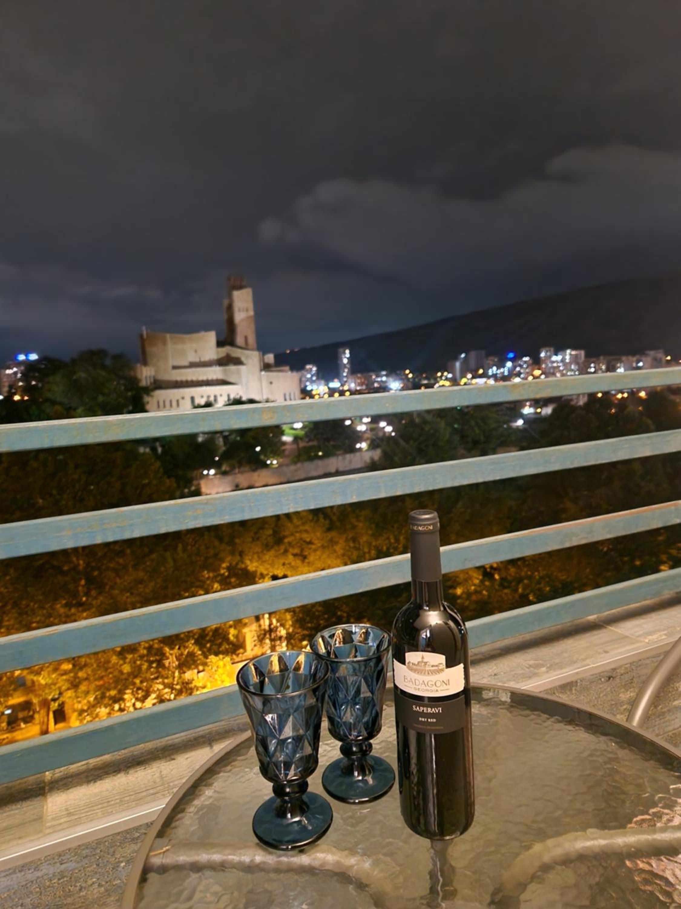 Fantaflat Old Tbilisi Apartment view 3
