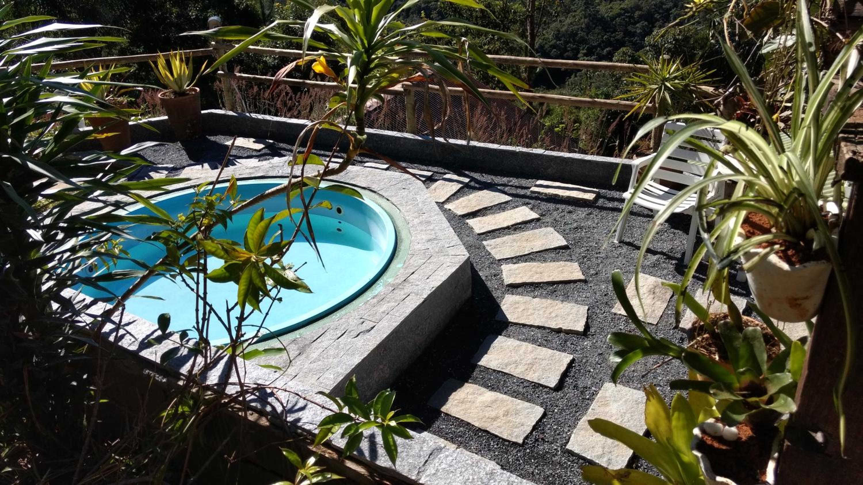 Chalé Pakere Montebello Lumiar - lareira, wi-fi, sauna, piscina - vista incrível - locação do chalé sem prestação de serviços