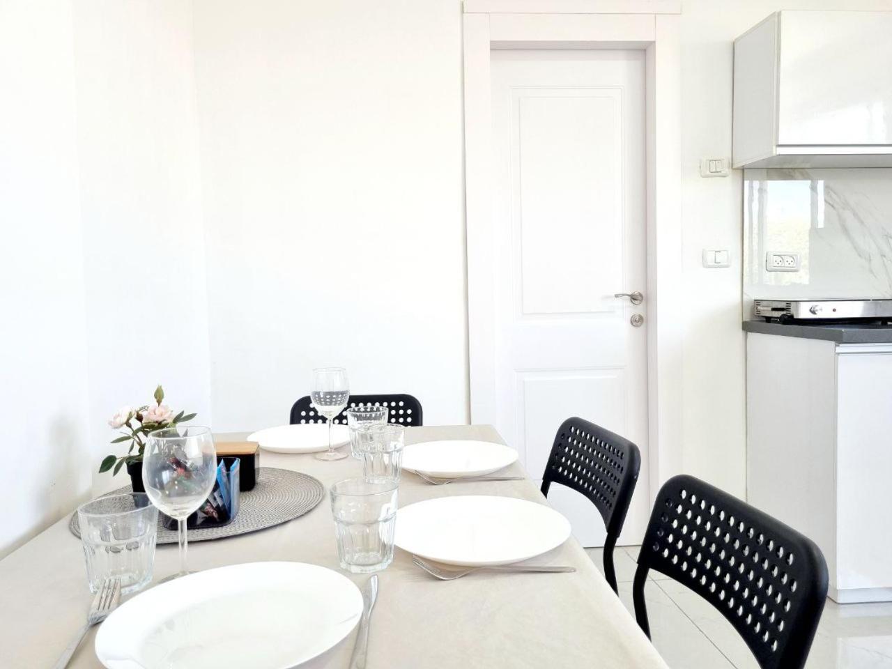 "Robert Sold Zugit" from Shneider apartments view 3