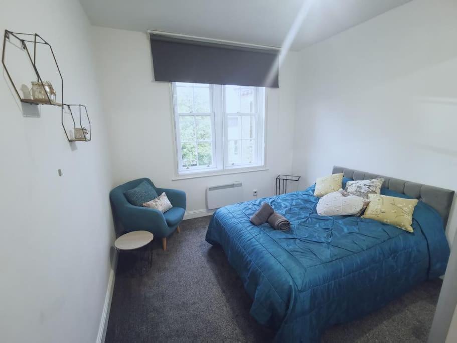 Luxe & Stylish Centralised Watford Apt - Fast Wi-Fi & Free Parking Near Harry Potter Studios Tour view 2