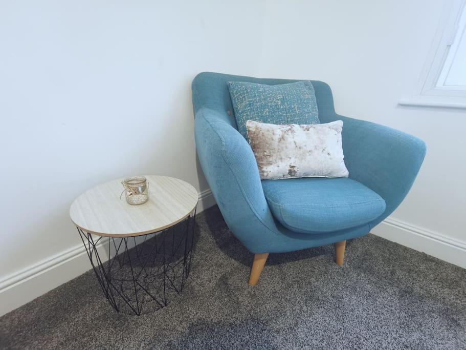 Luxe & Stylish Centralised Watford Apt - Fast Wi-Fi & Free Parking Near Harry Potter Studios Tour view 3