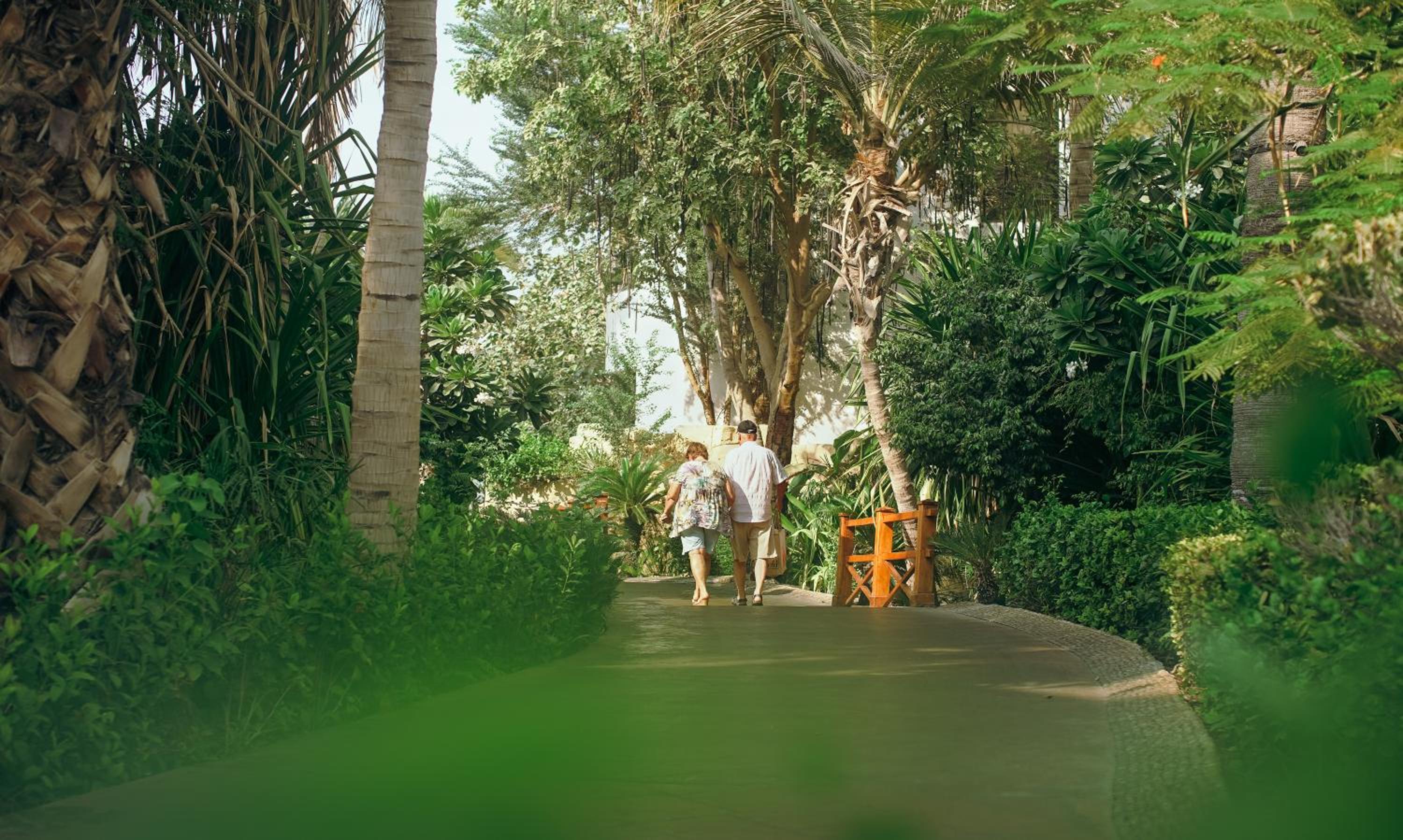Dubai Marine Beach Resort & Spa