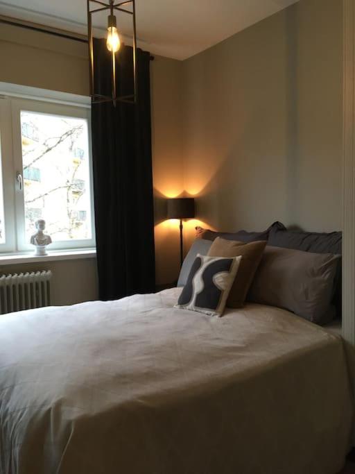 Perfect city stay with balcony and top comfort view 5