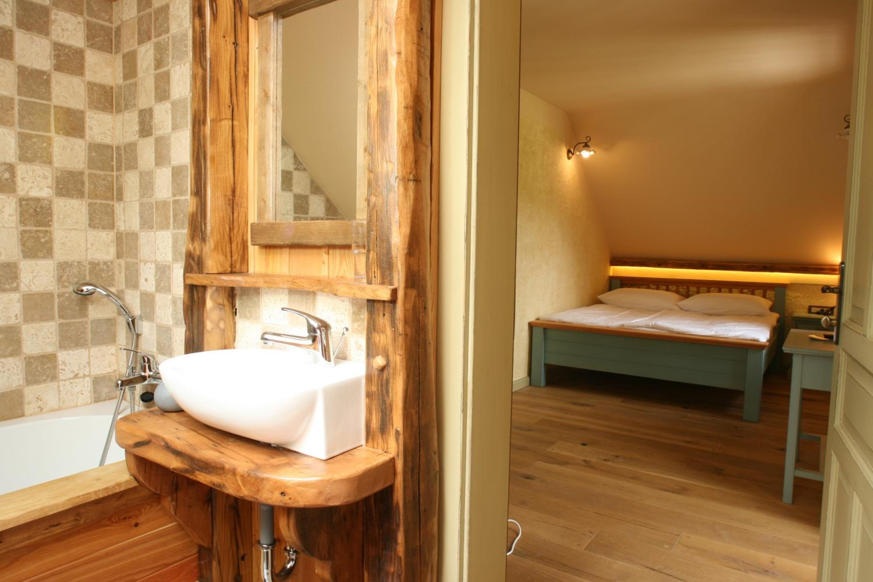 Villa Les with Hot tub & Sauna