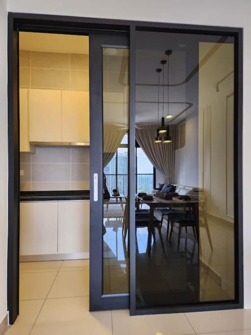Twin Tower Homestay by Antlerzone