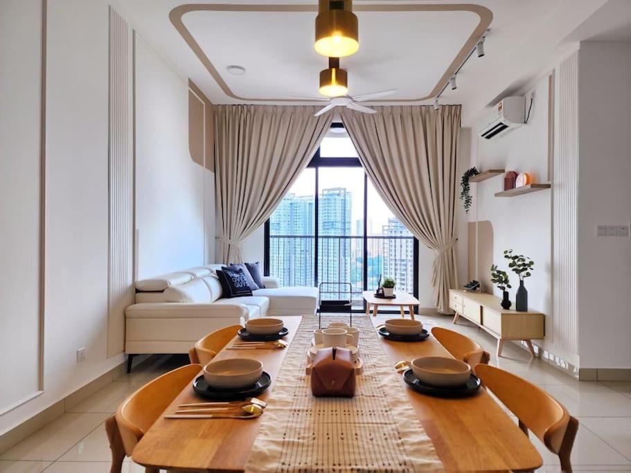 Twin Tower Homestay by Antlerzone