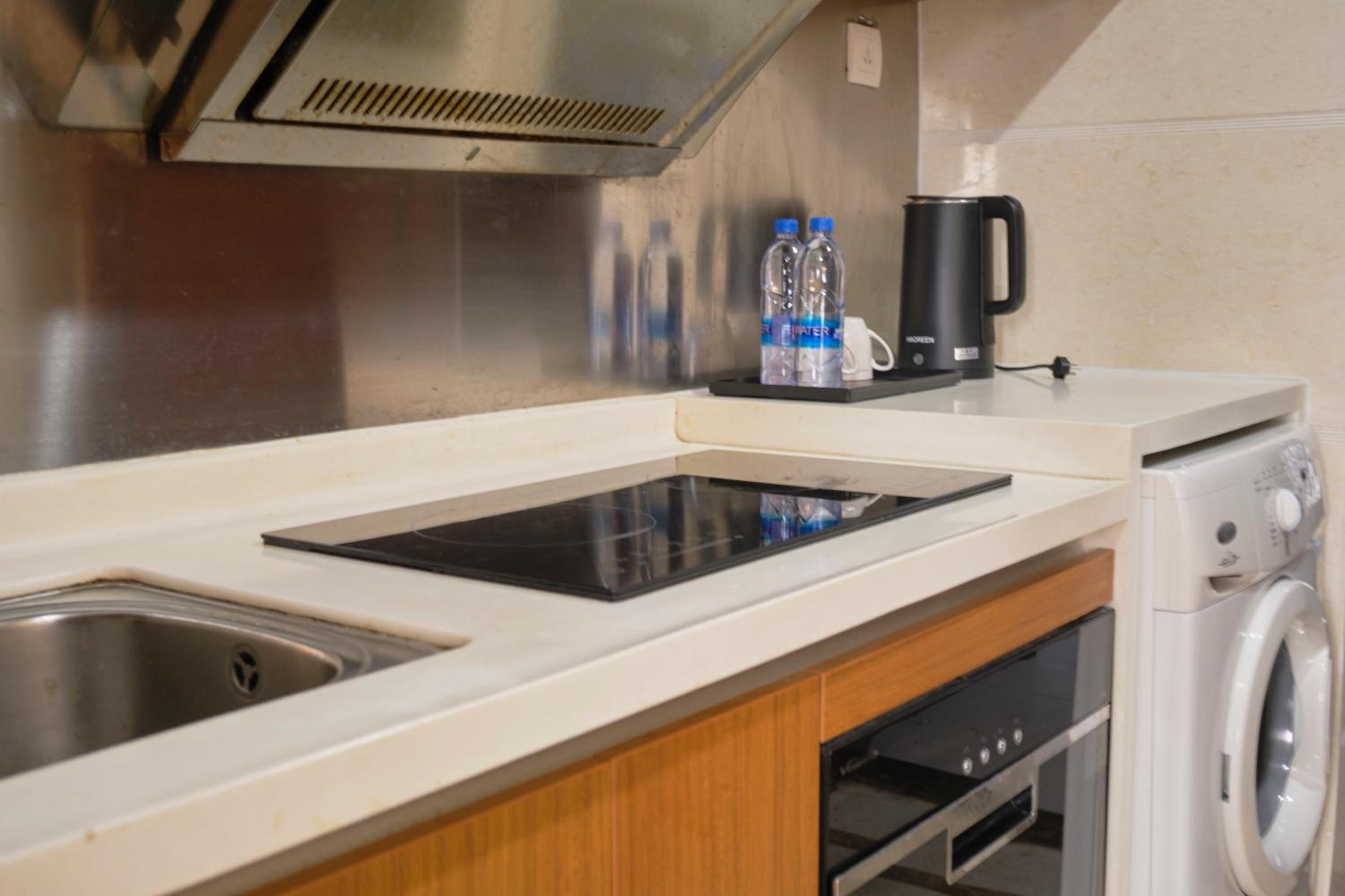 Guangzhou Uhome Service Apartment