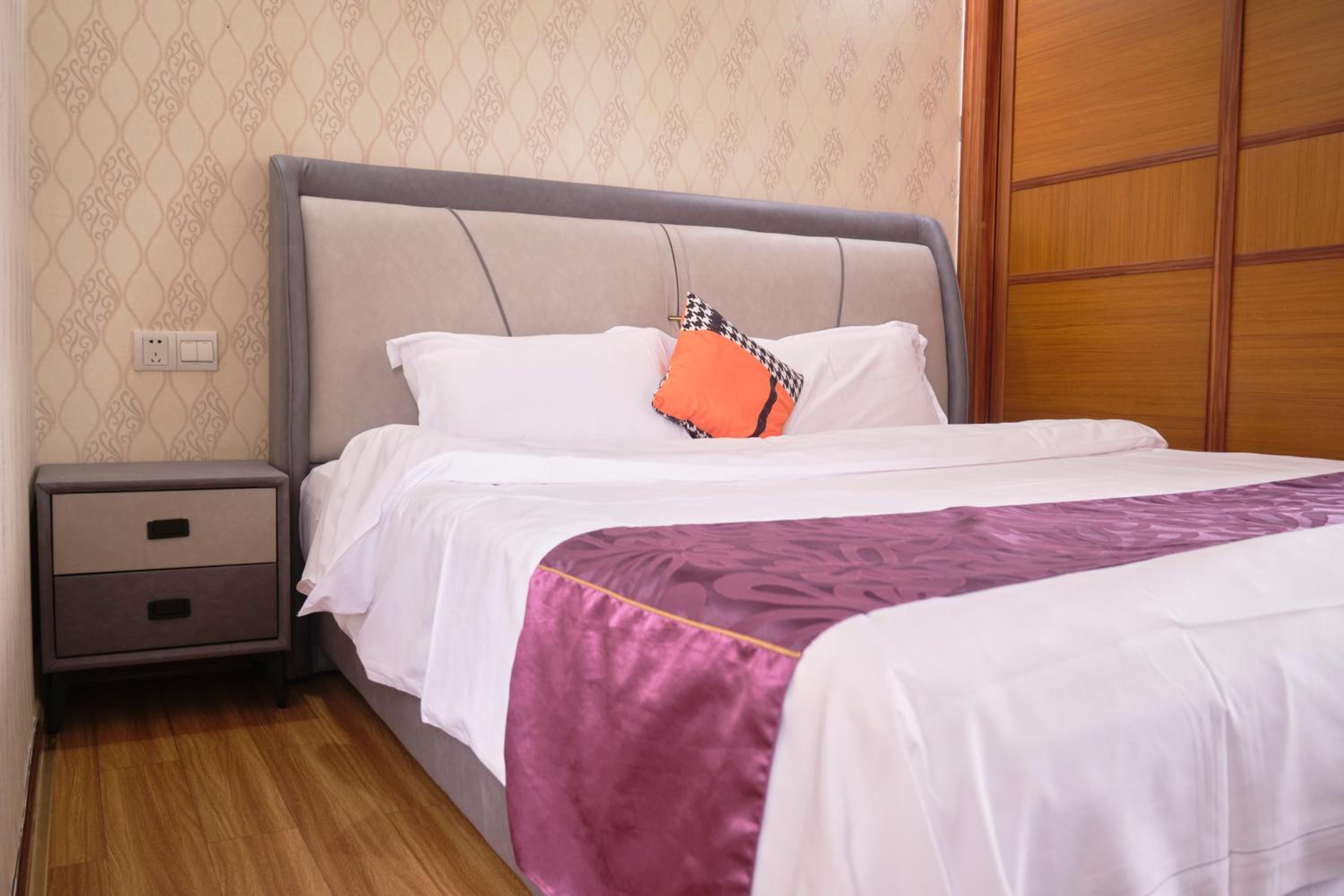 Guangzhou Uhome Service Apartment
