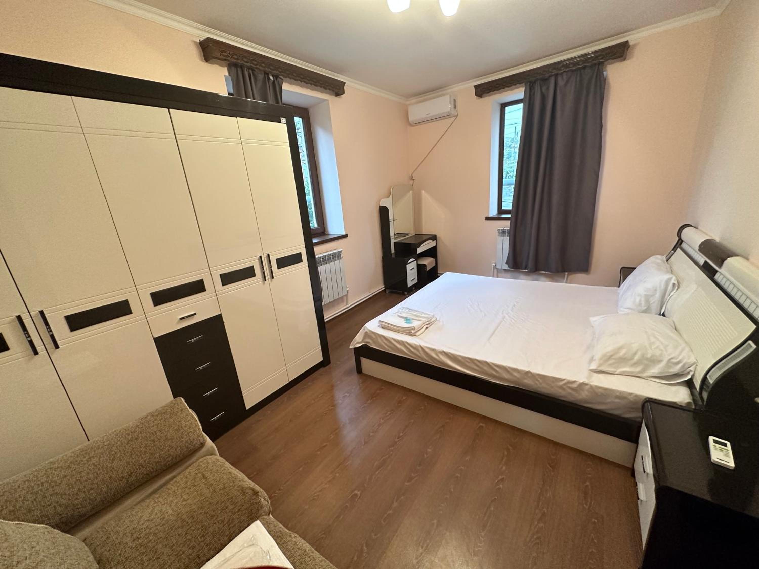 FAVORIT HOTEL-HOSTEL