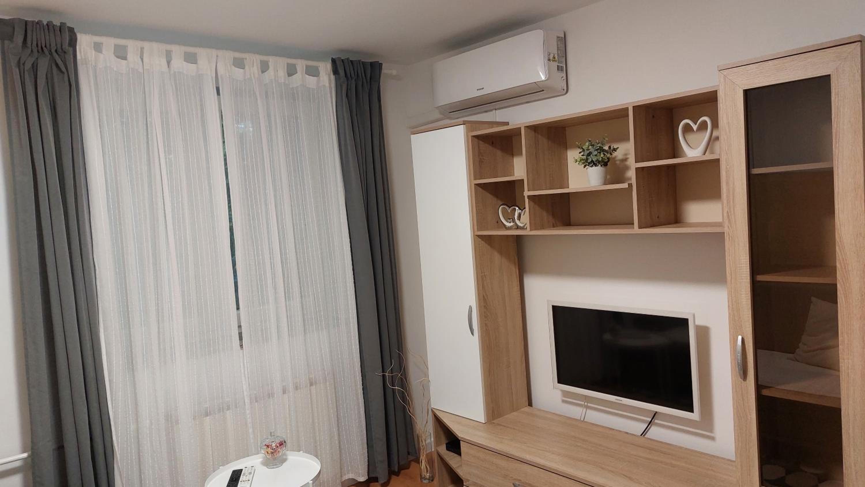 Apartment D&L