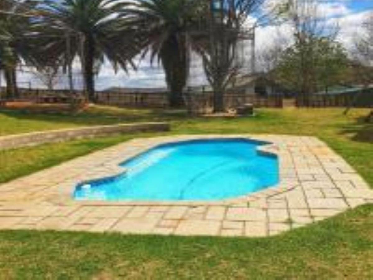 Emahlathini Guest Farm
