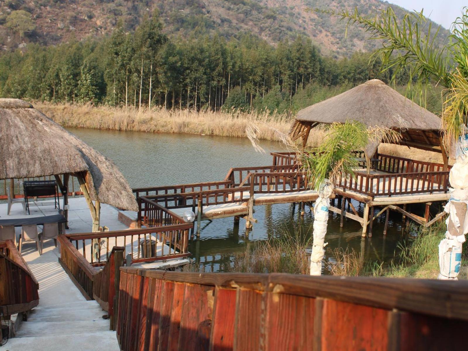 Emahlathini Guest Farm