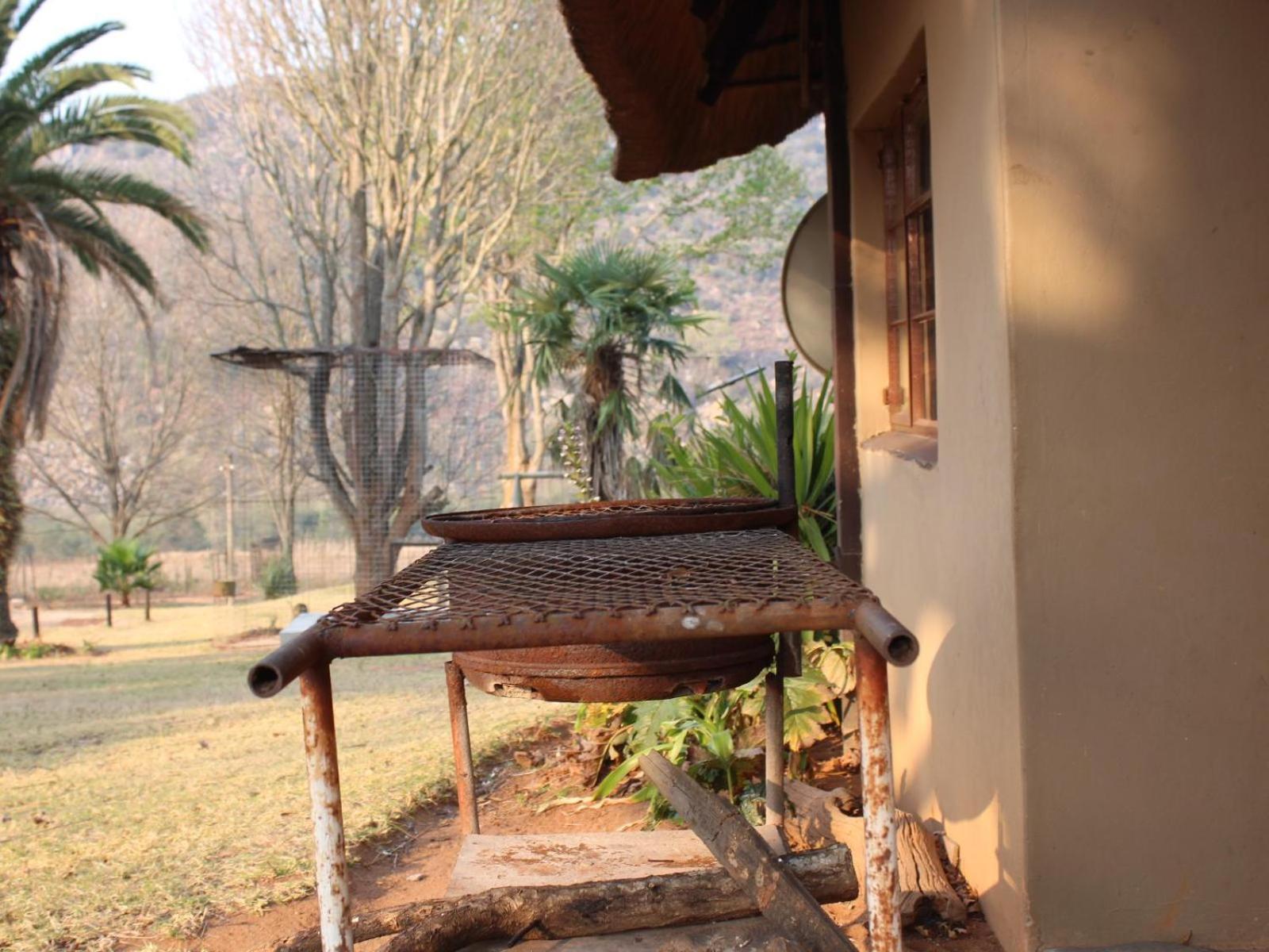 Emahlathini Guest Farm