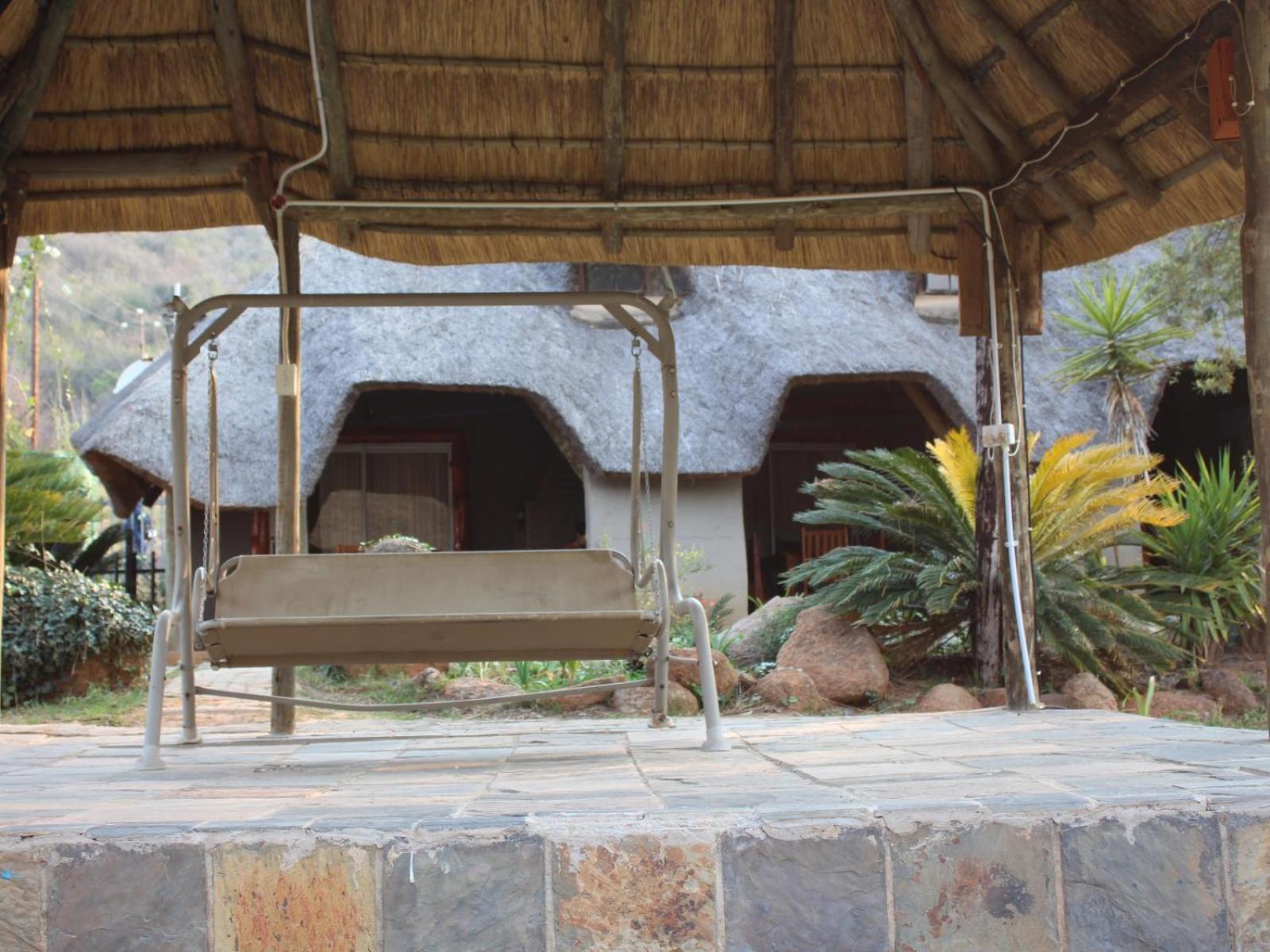 Emahlathini Guest Farm