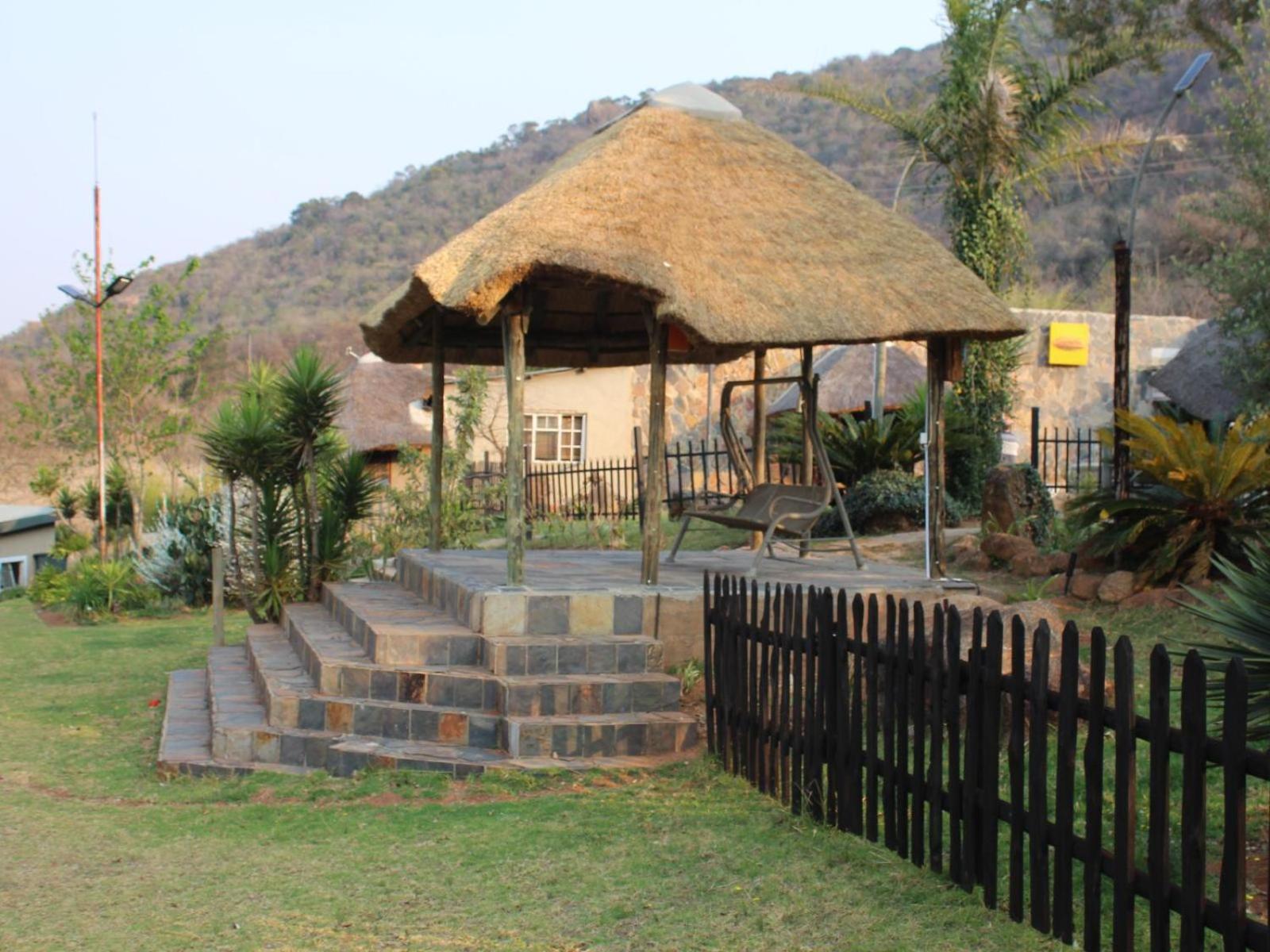 Emahlathini Guest Farm