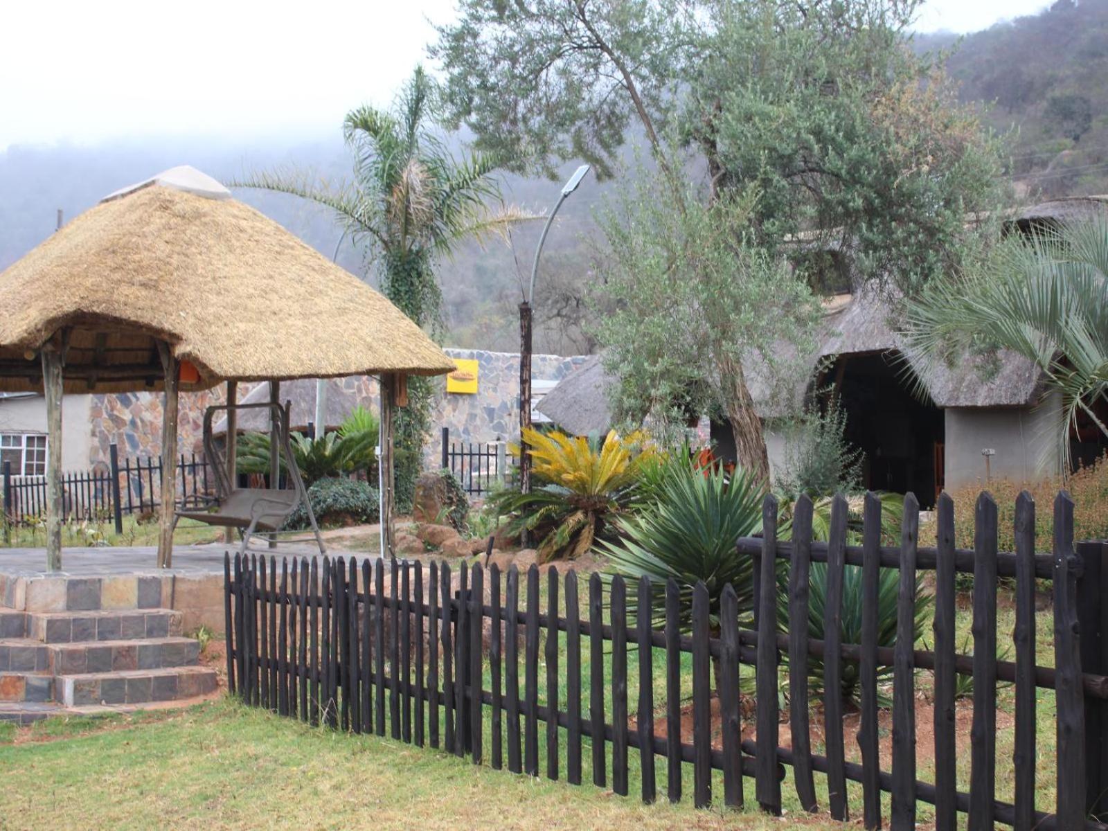 Emahlathini Guest Farm