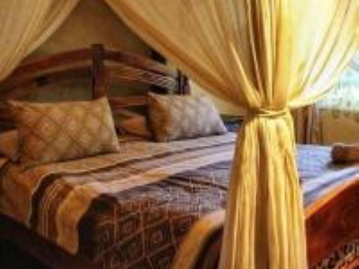 Emahlathini Guest Farm