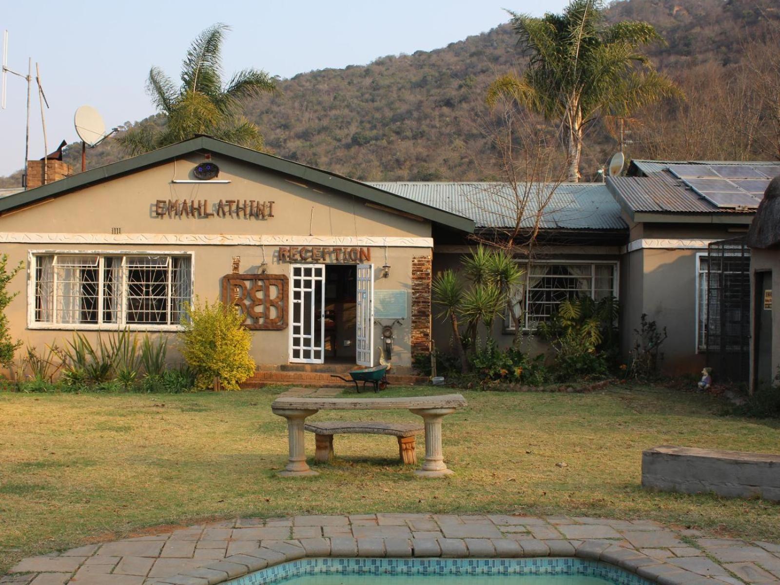 Emahlathini Guest Farm