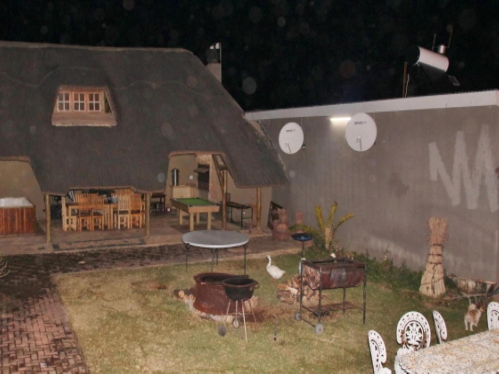 Emahlathini Guest Farm