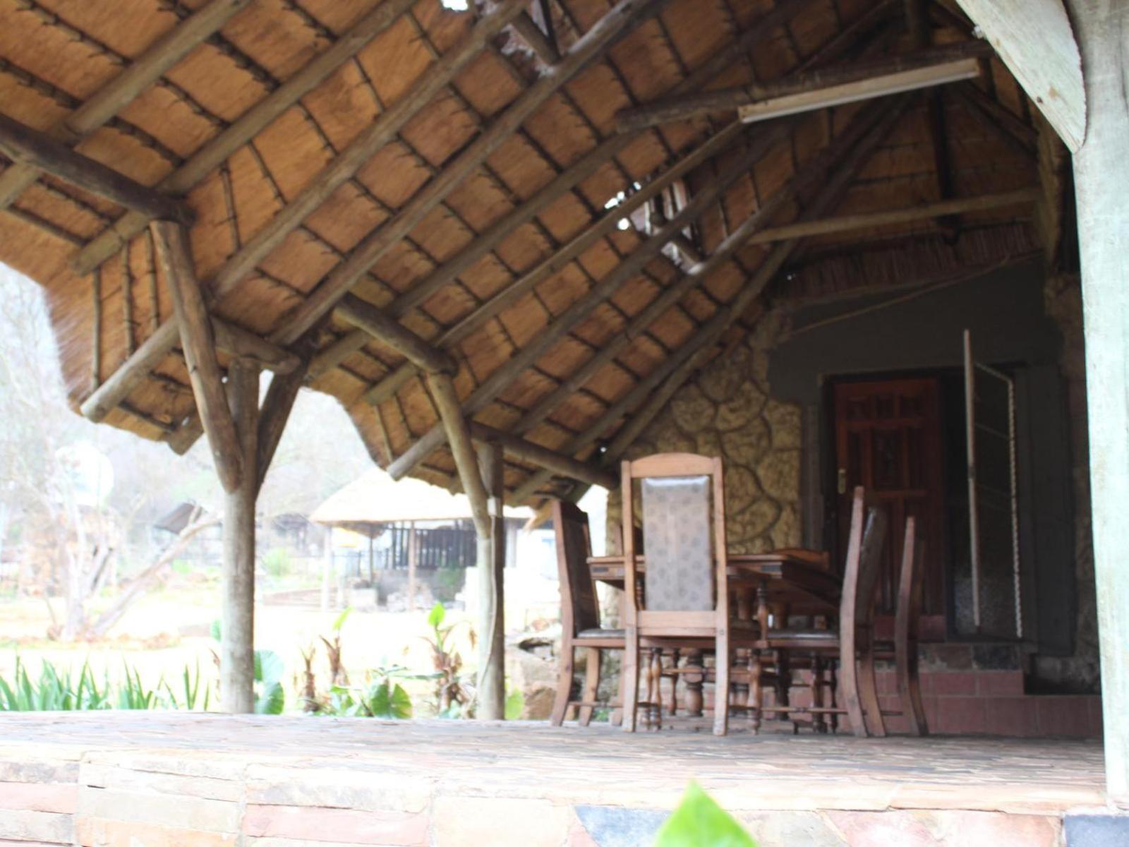 Emahlathini Guest Farm