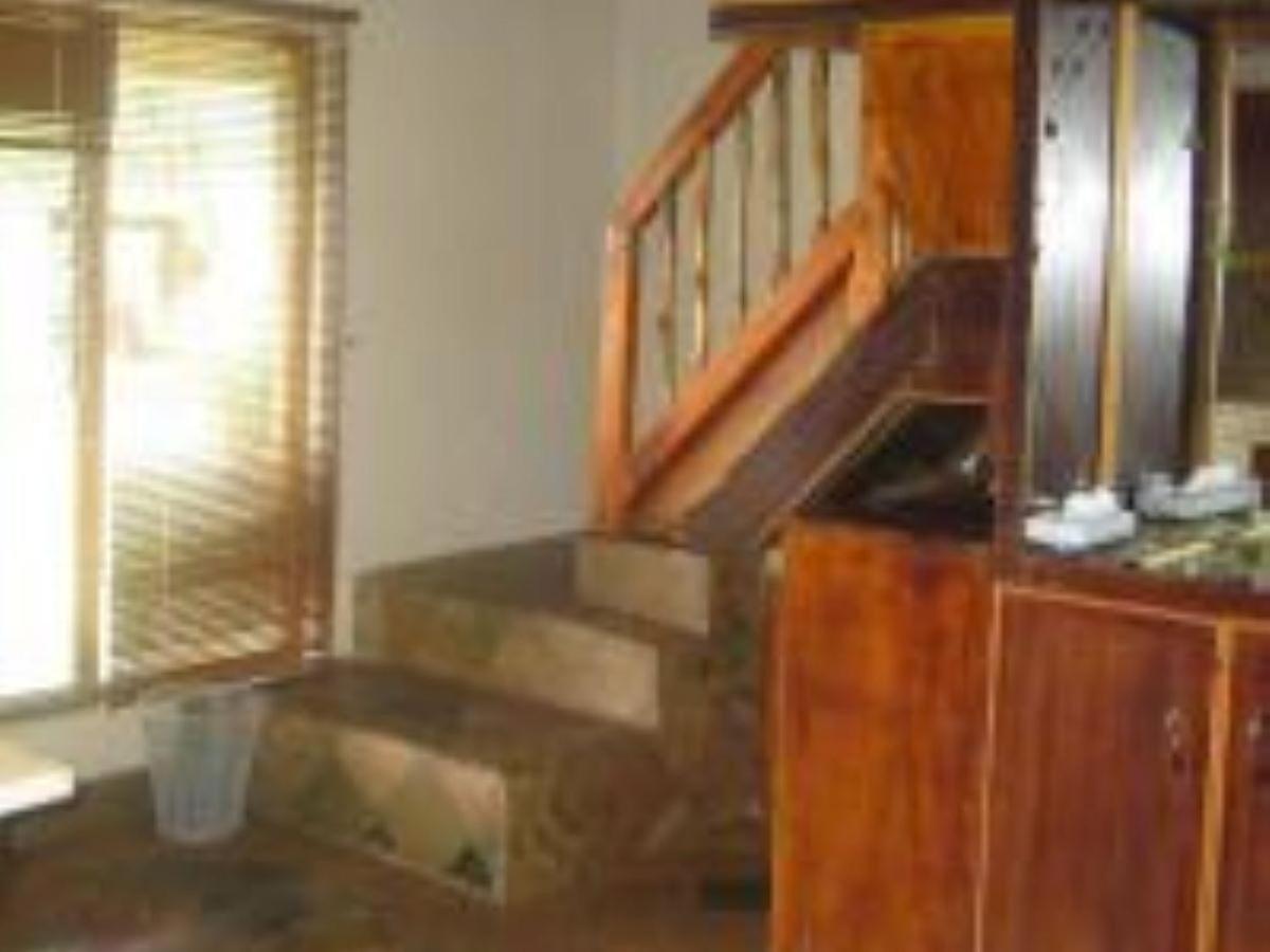 Emahlathini Guest Farm