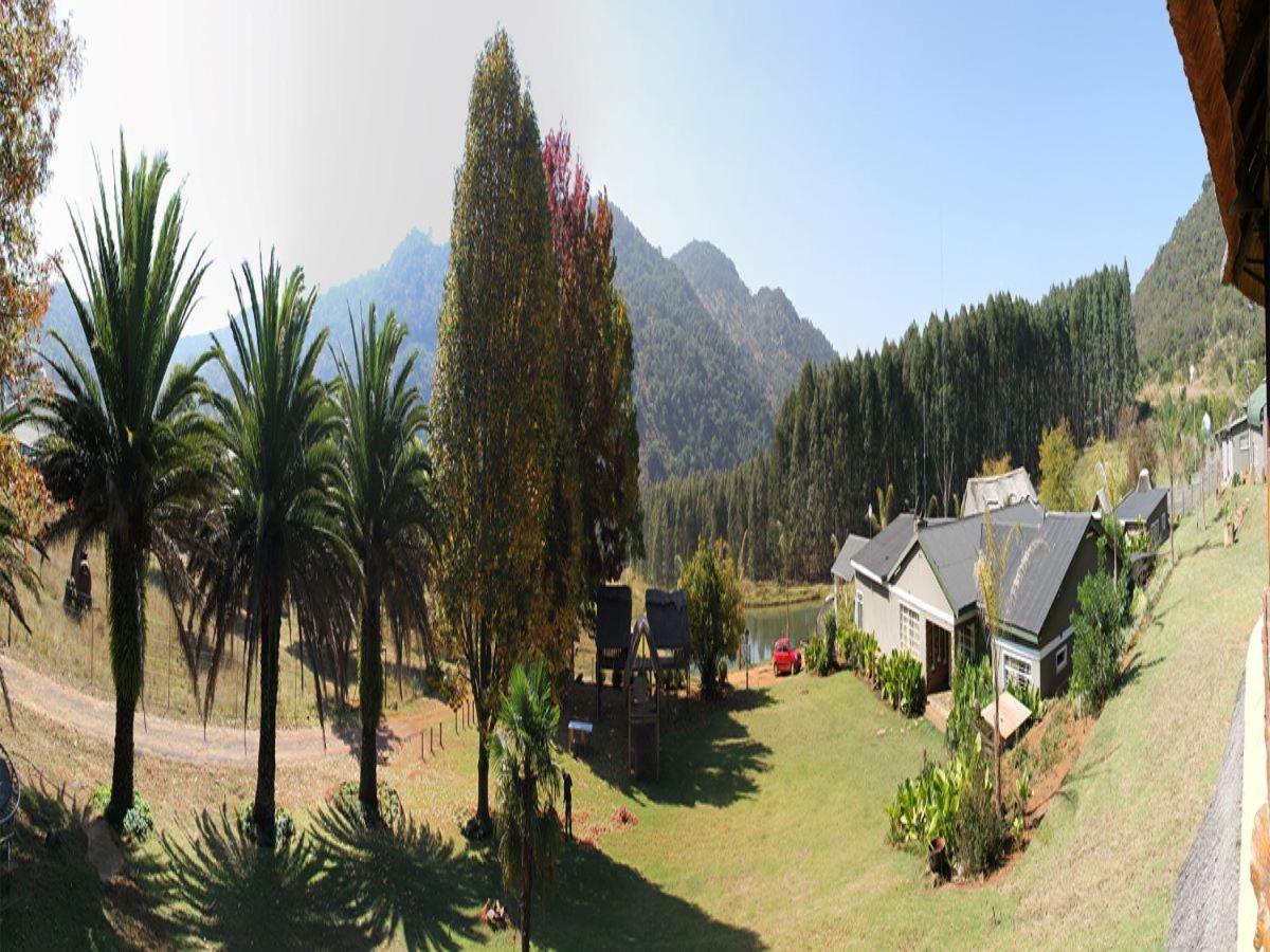 Emahlathini Guest Farm
