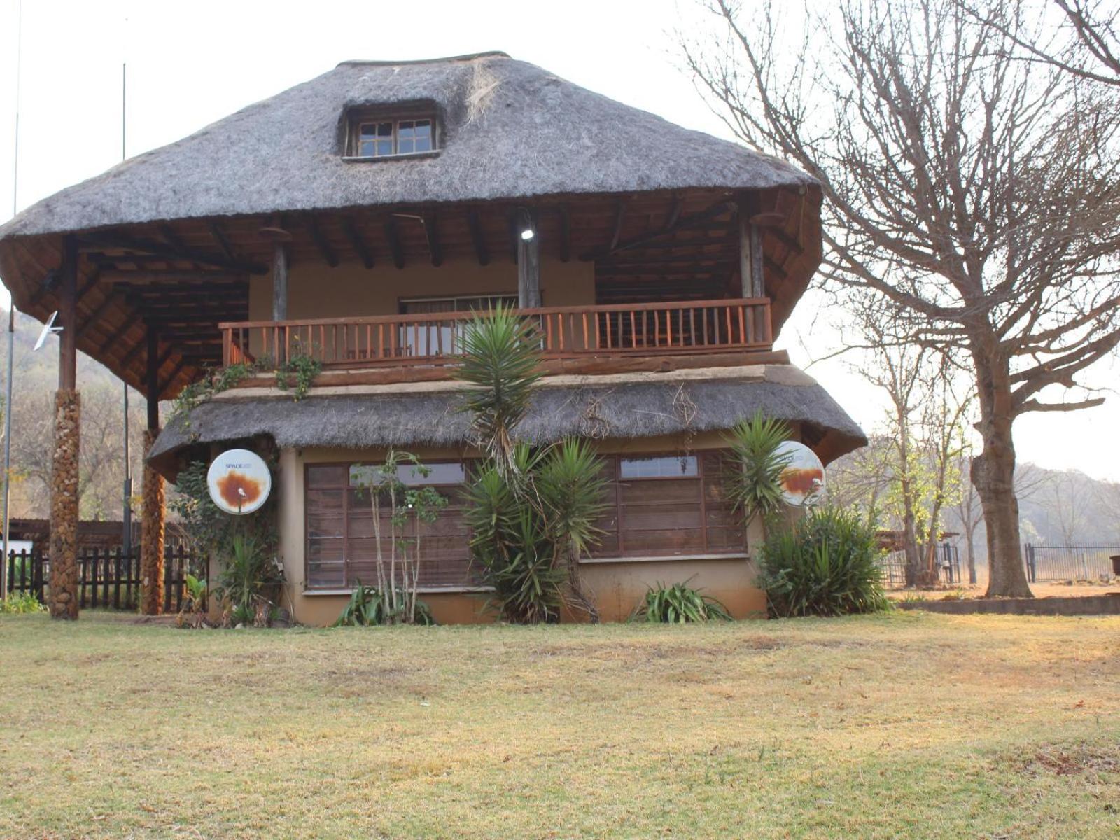 Emahlathini Guest Farm