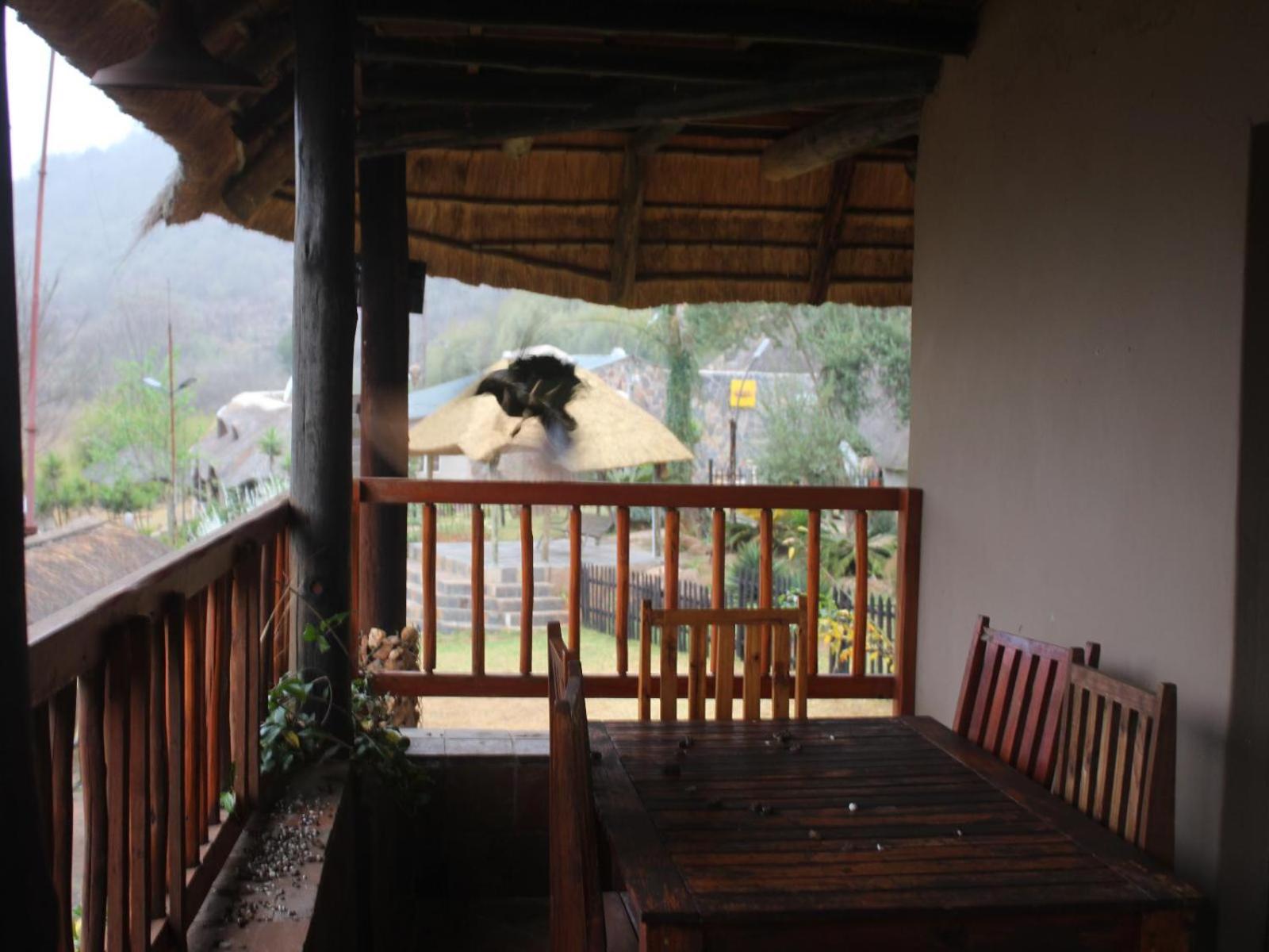 Emahlathini Guest Farm