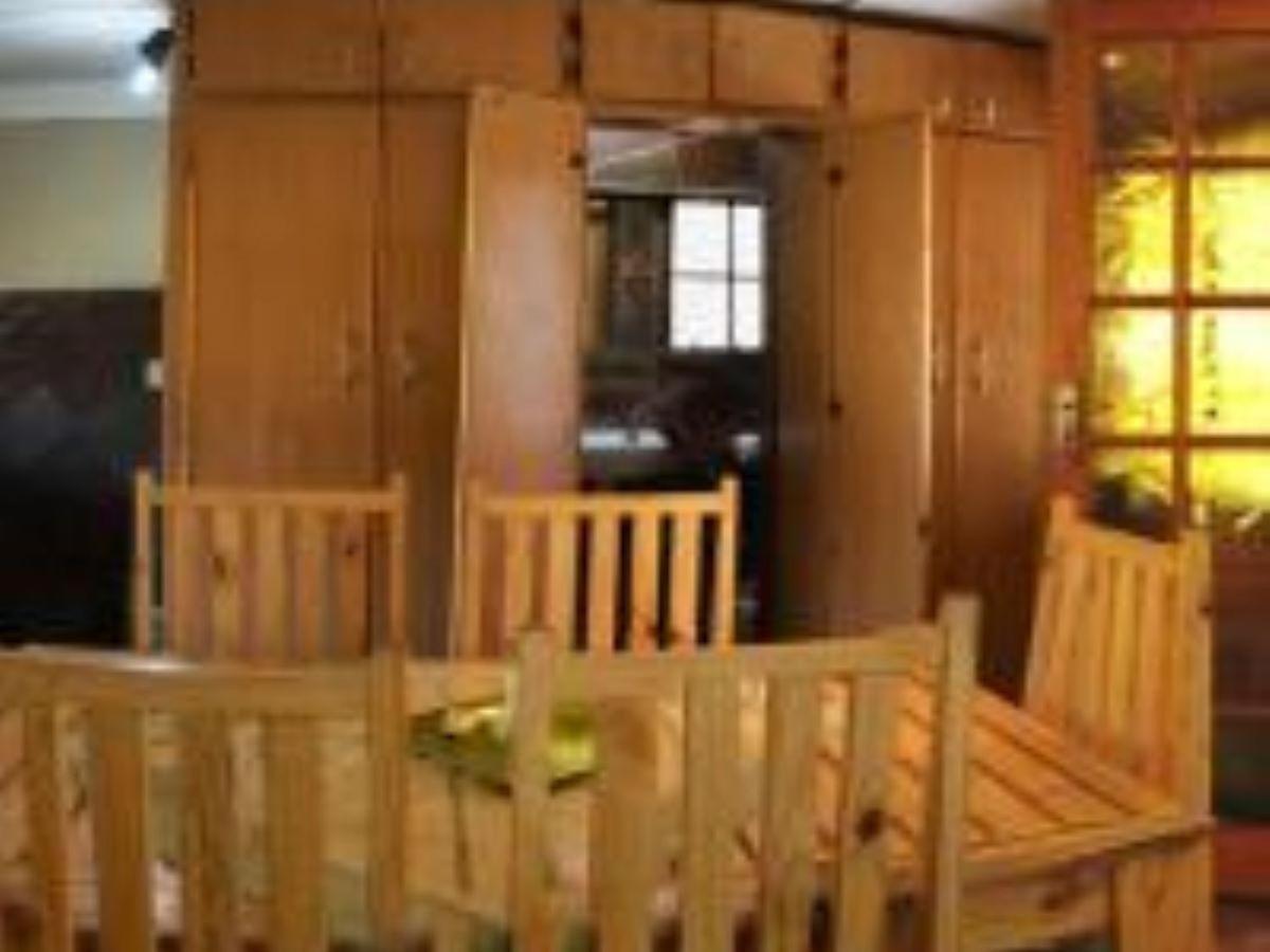 Emahlathini Guest Farm