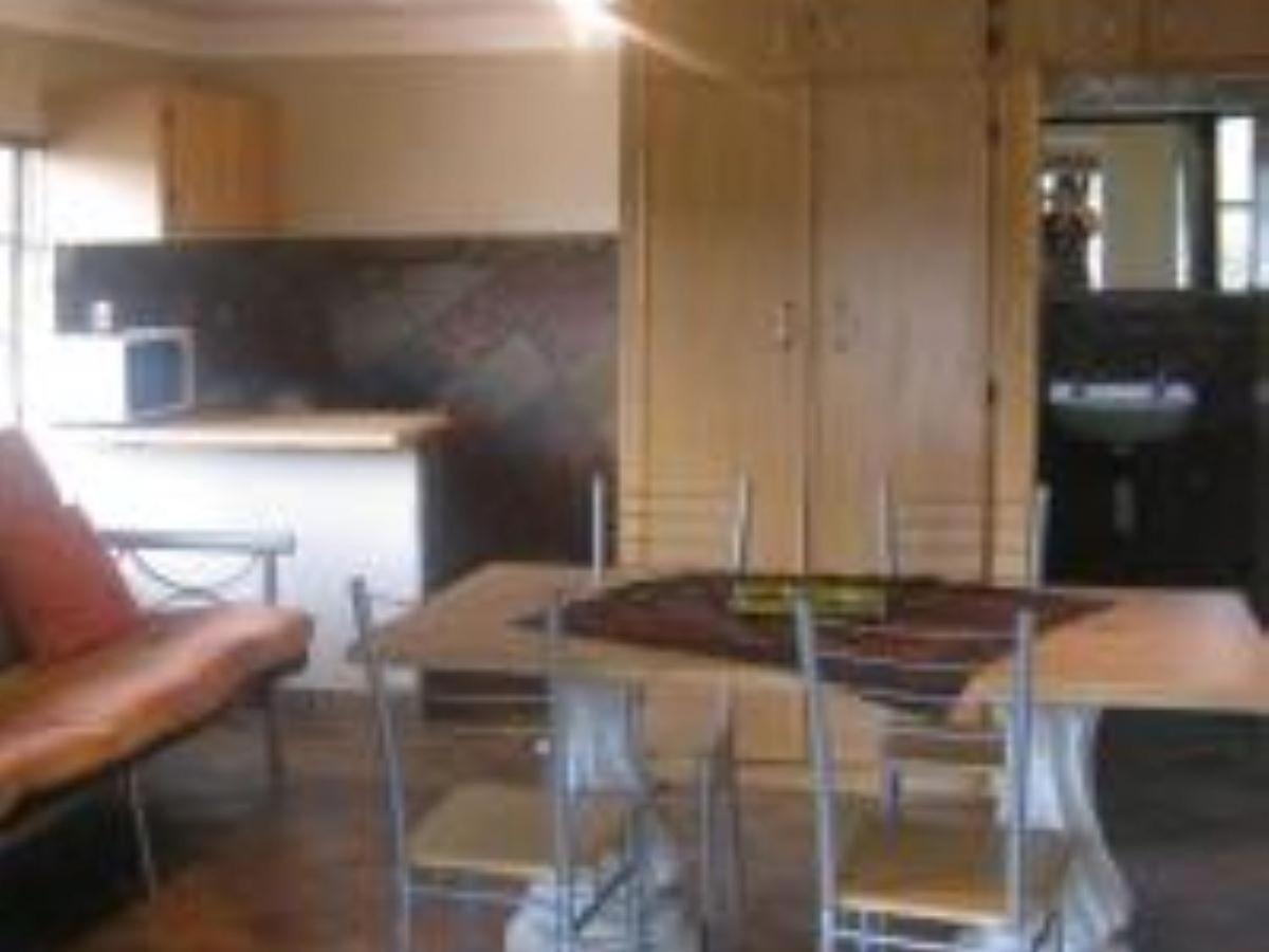 Emahlathini Guest Farm