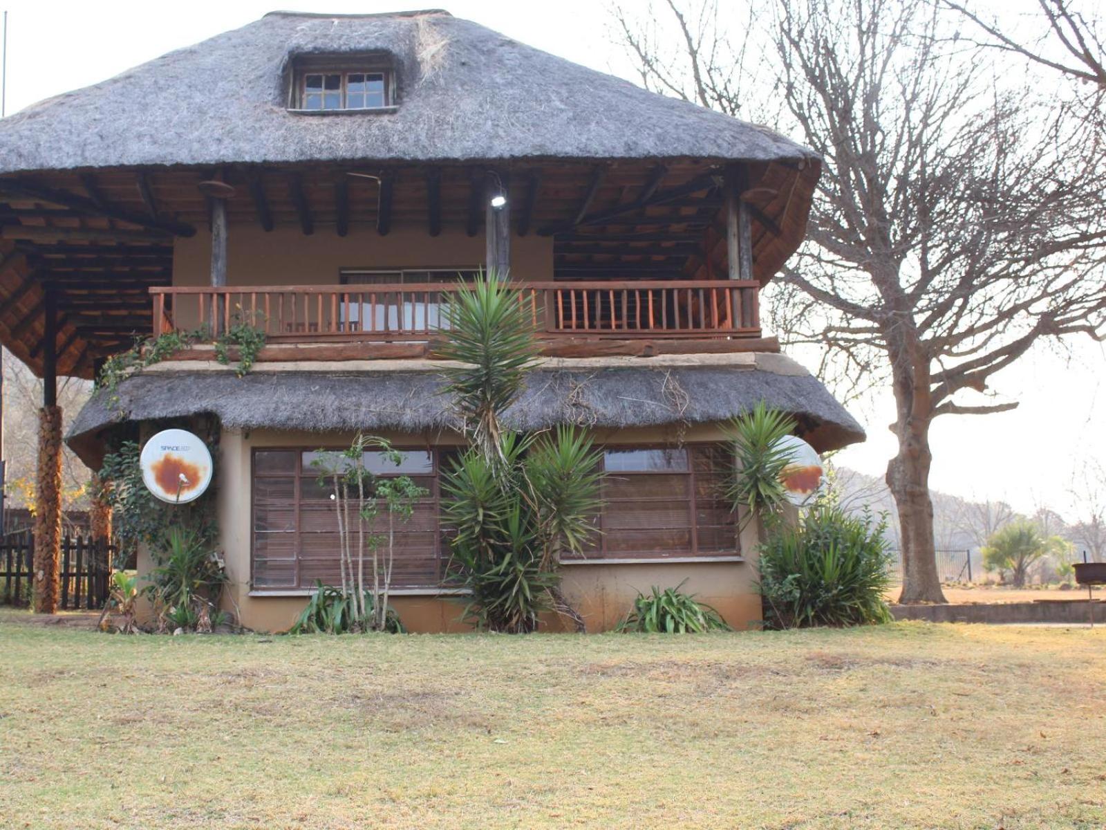 Emahlathini Guest Farm