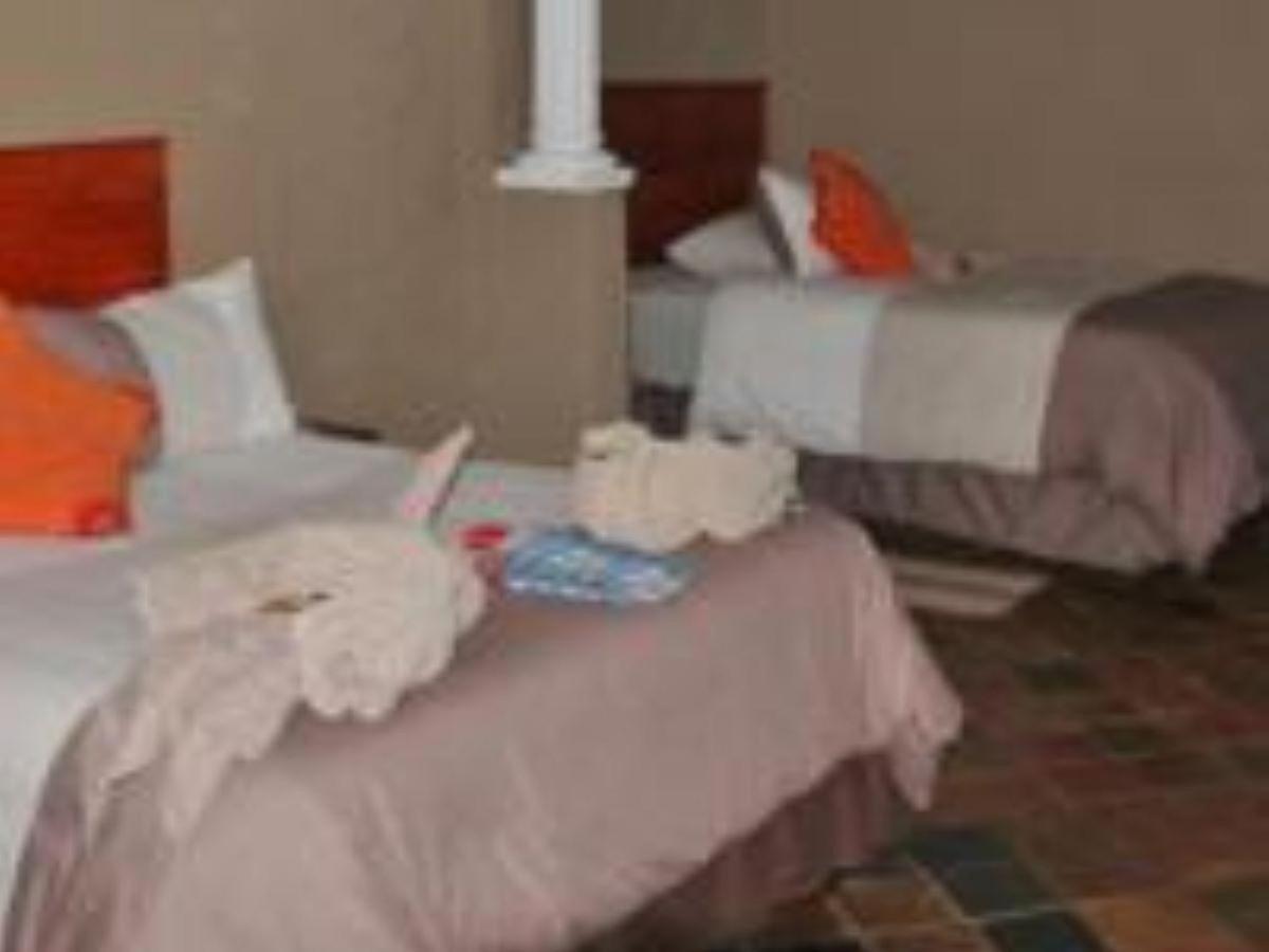 Emahlathini Guest Farm