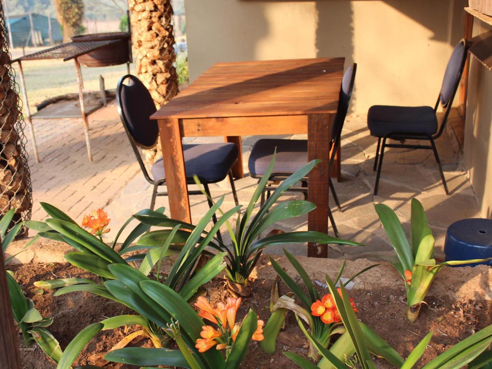 Emahlathini Guest Farm