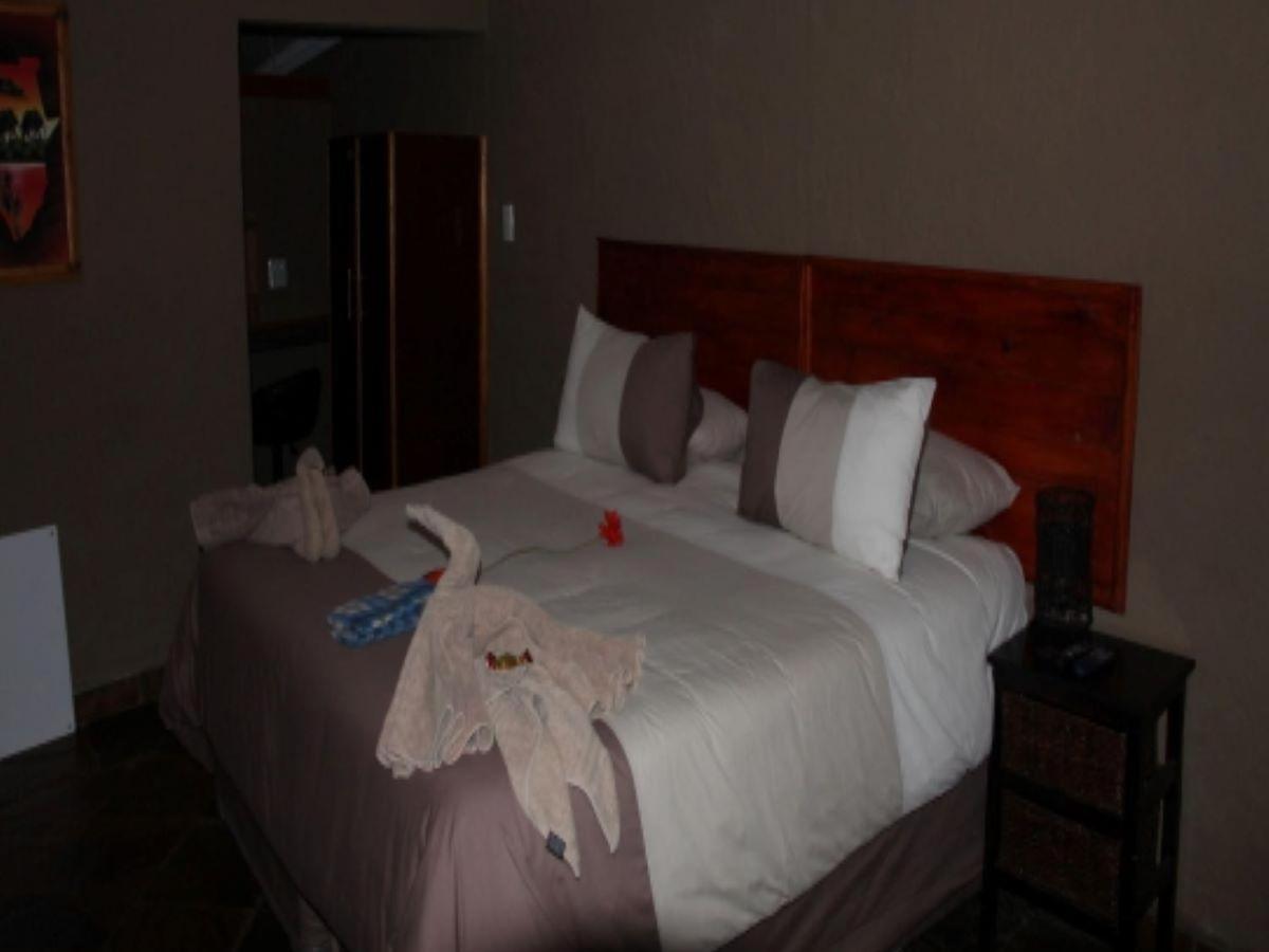 Emahlathini Guest Farm