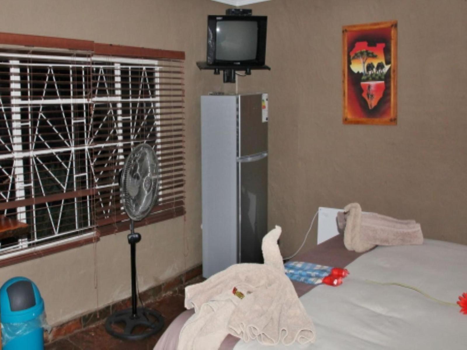 Emahlathini Guest Farm