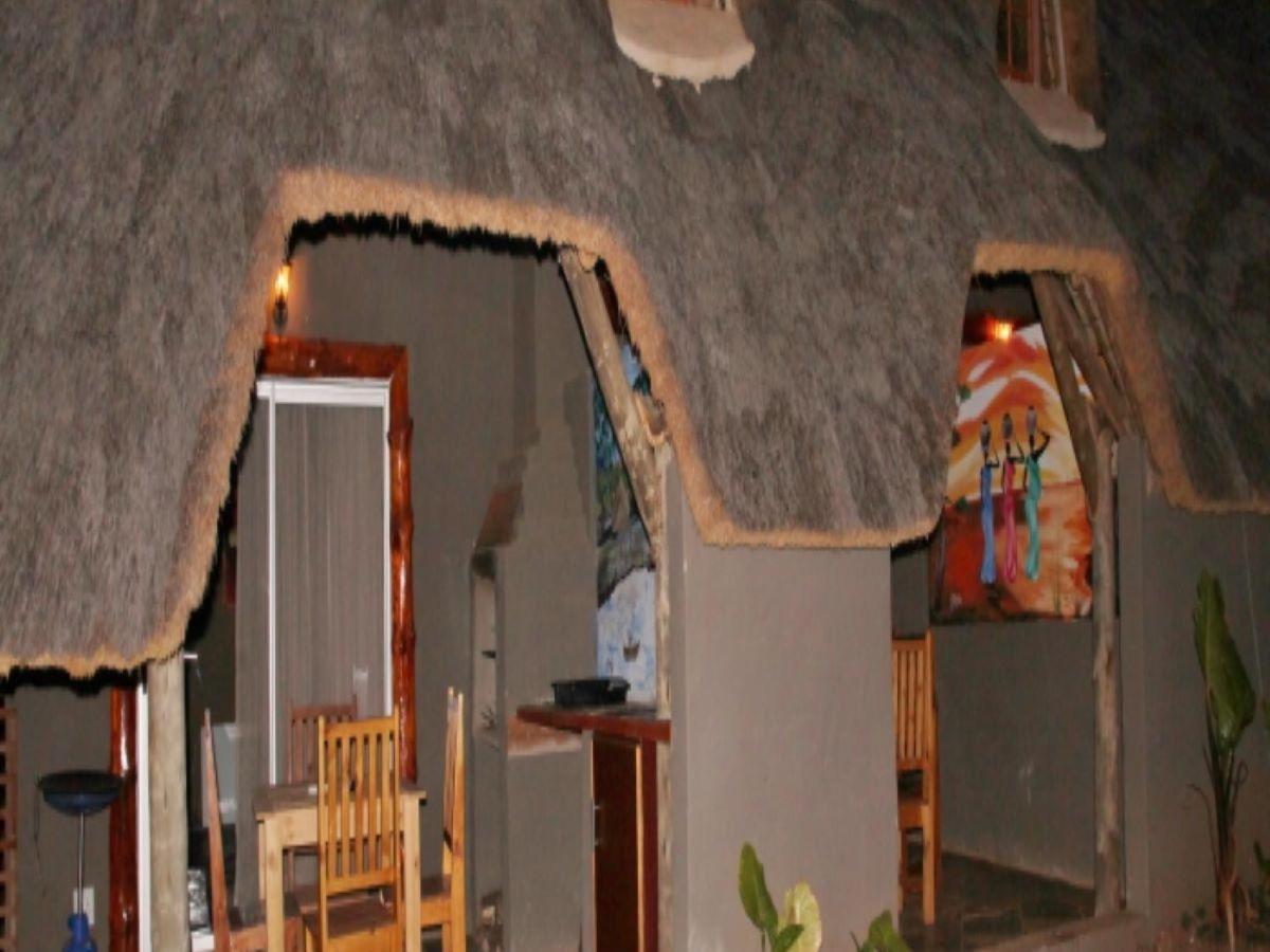 Emahlathini Guest Farm