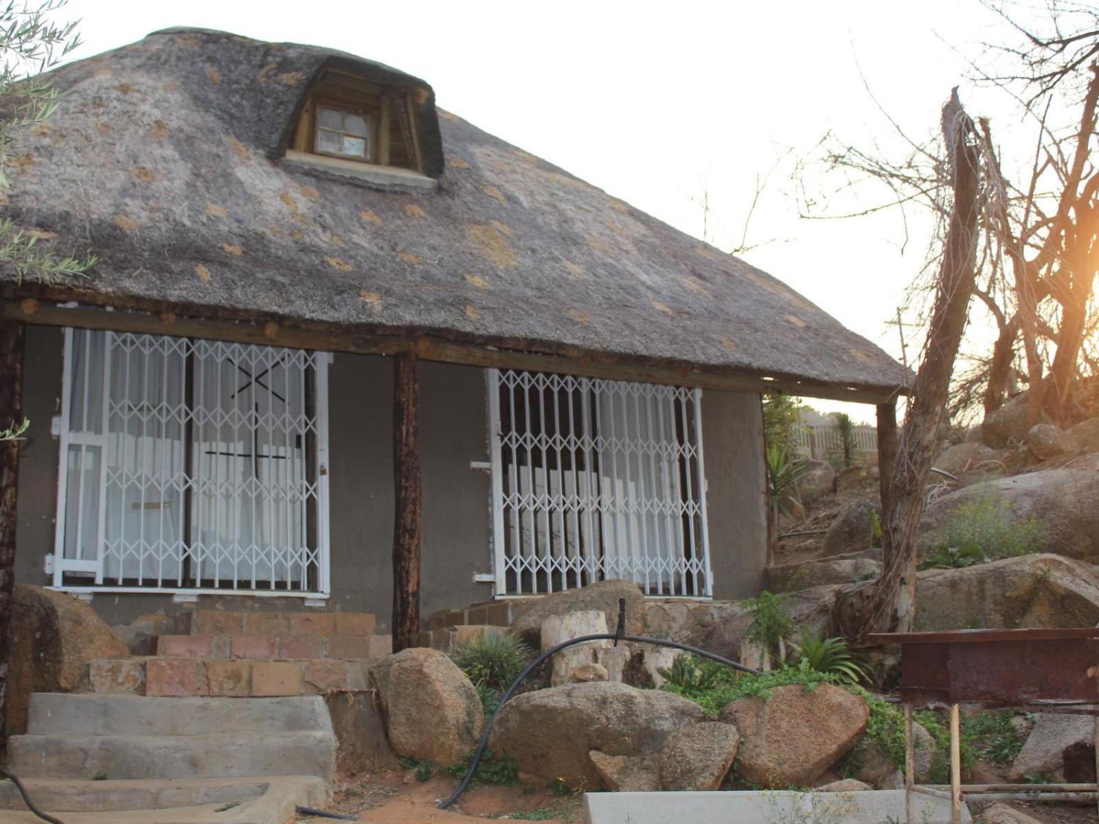 Emahlathini Guest Farm