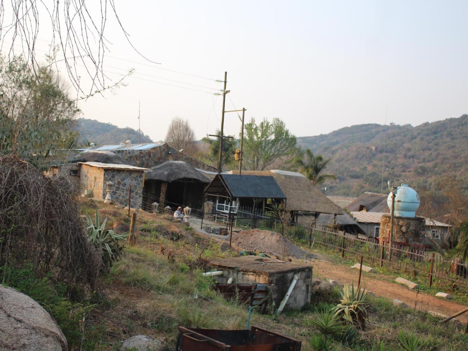 Emahlathini Guest Farm