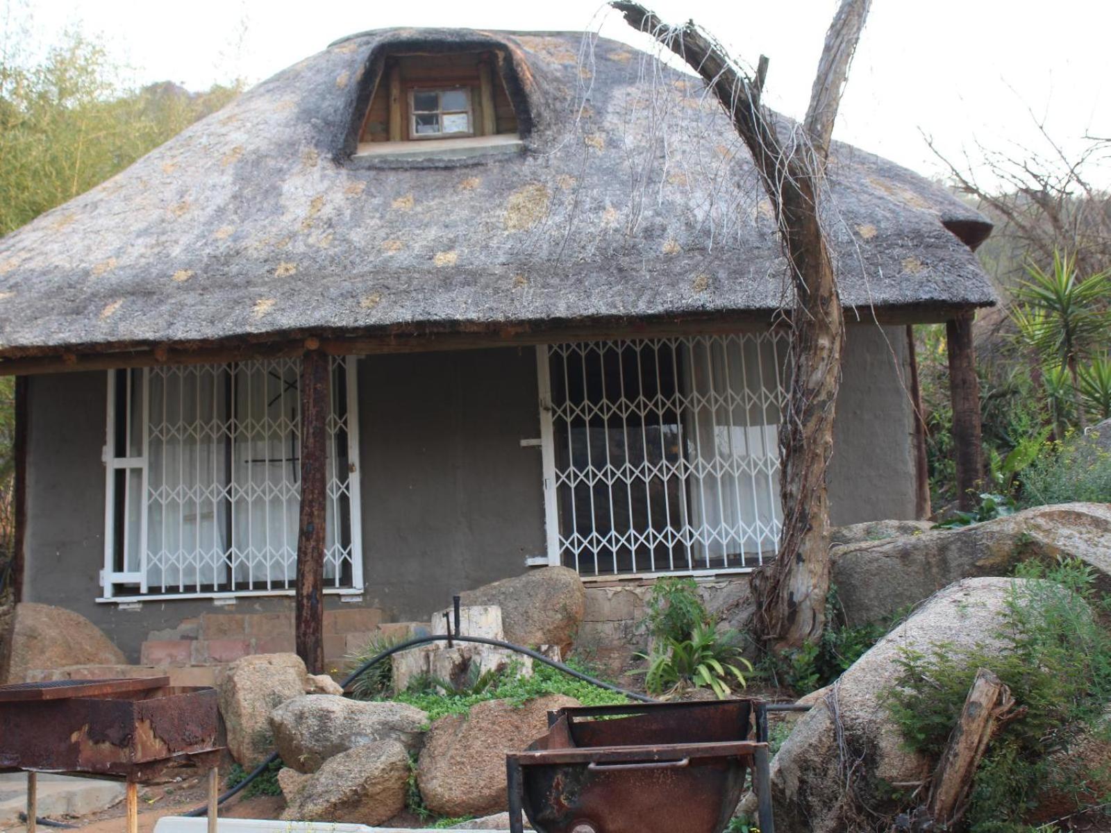 Emahlathini Guest Farm
