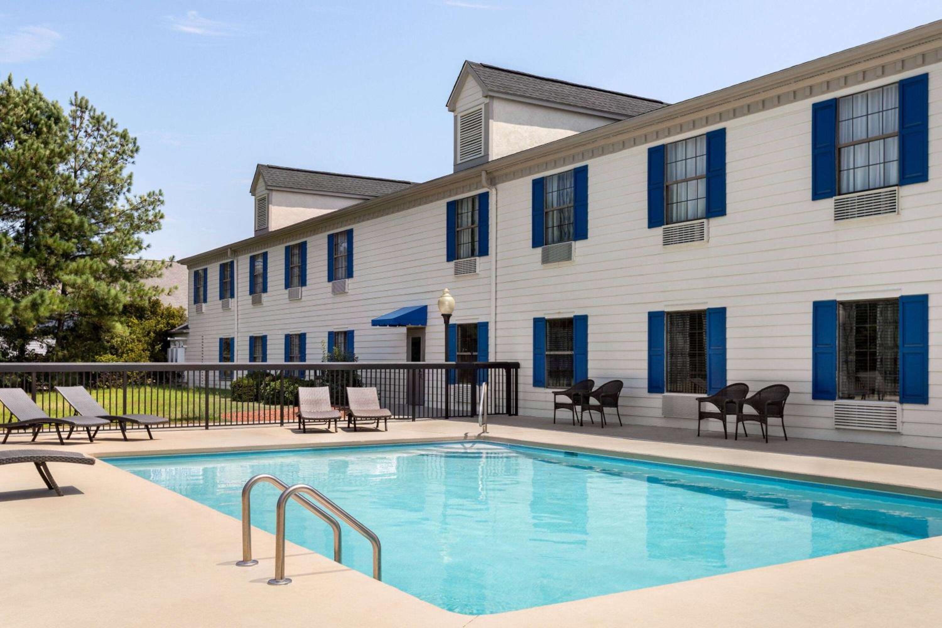 Days Inn by Wyndham Shallotte - Property Image 7