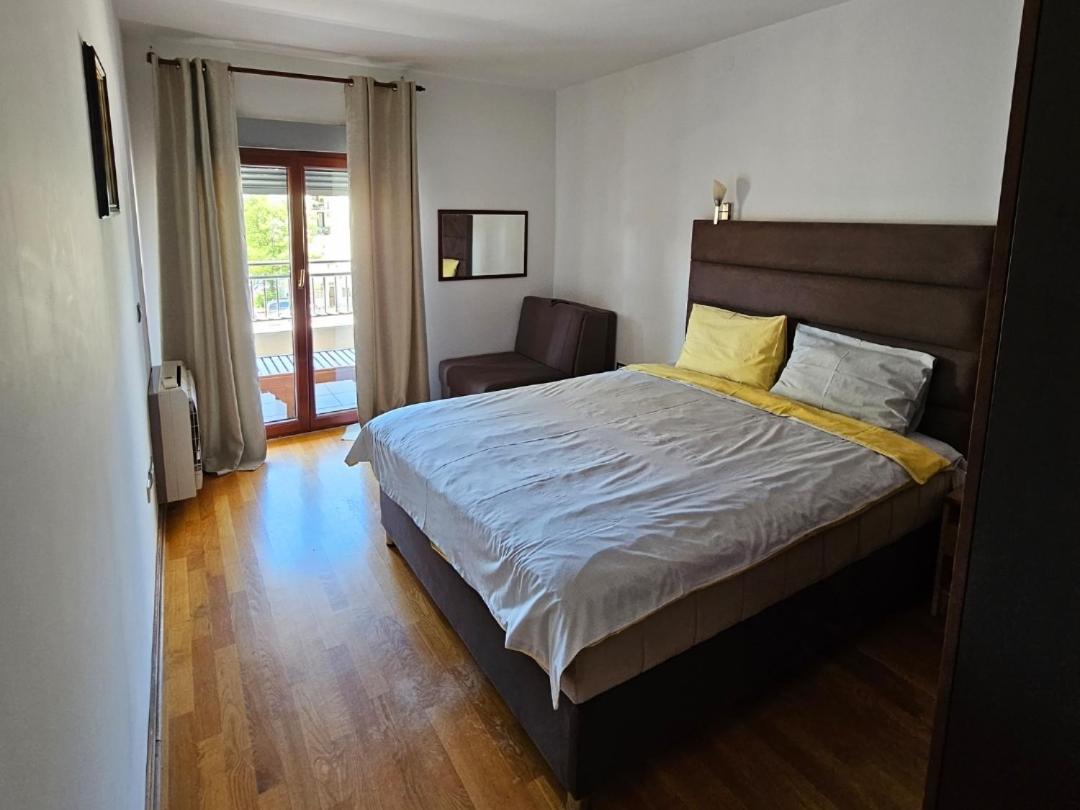 Seaview Apartment view 3
